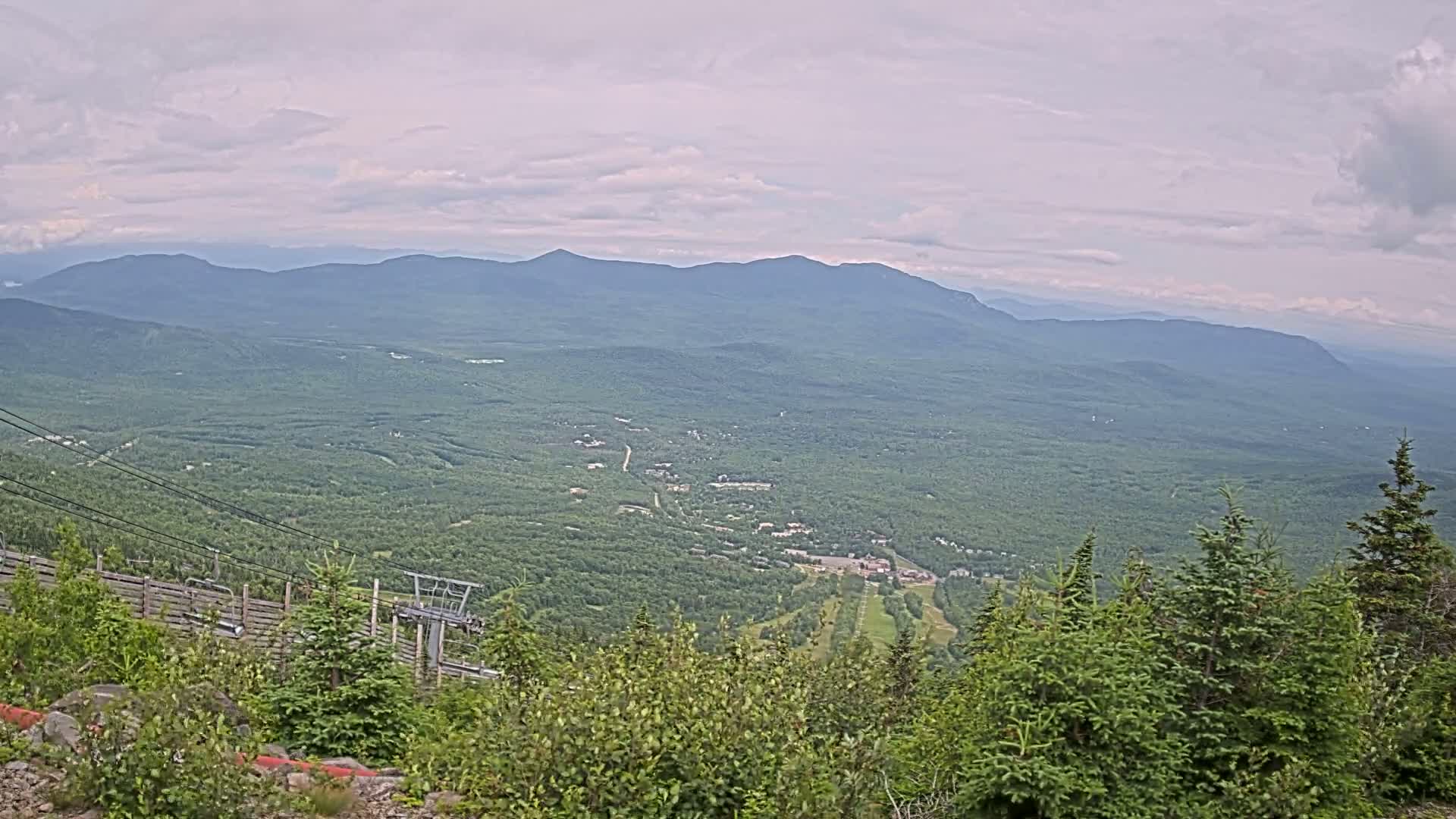 Kingfield, Sugarloaf Mountain Peak Skyline Live Cam - Kingfield, Franklin, Maine, USA