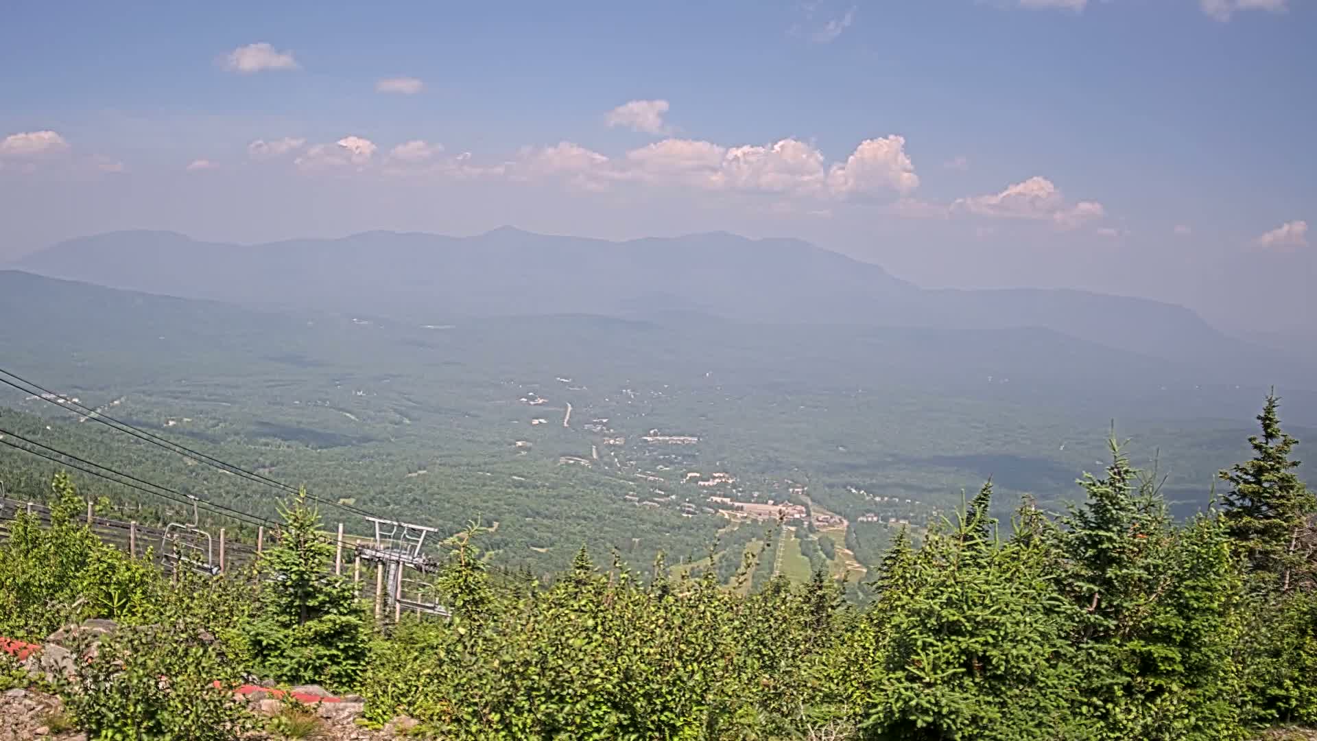 Kingfield, Sugarloaf Mountain Peak Skyline Live Cam - Kingfield, Franklin, Maine, USA
