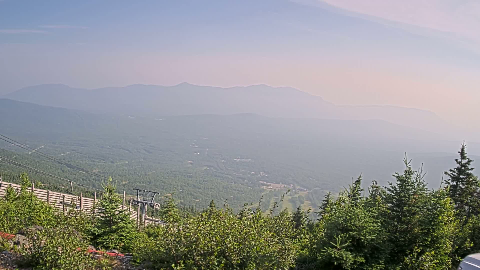 Kingfield, Sugarloaf Mountain Peak Skyline Live Cam - Kingfield, Franklin, Maine, USA