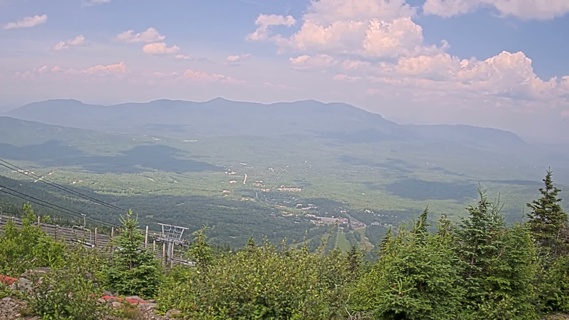 Kingfield, Sugarloaf Mountain Peak Skyline Live Cam - Kingfield, Franklin, Maine, USA