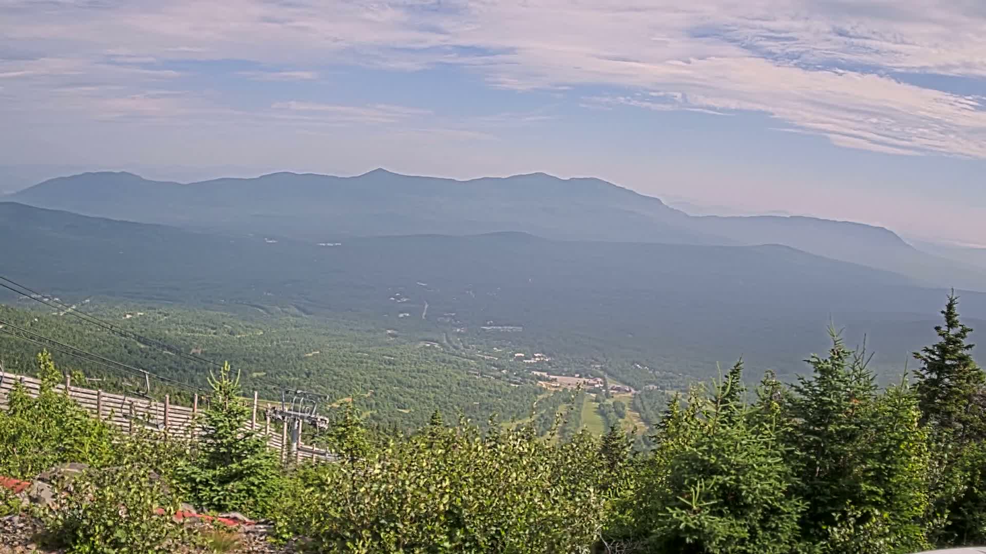 Kingfield, Sugarloaf Mountain Peak Skyline Live Cam - Kingfield, Franklin, Maine, USA