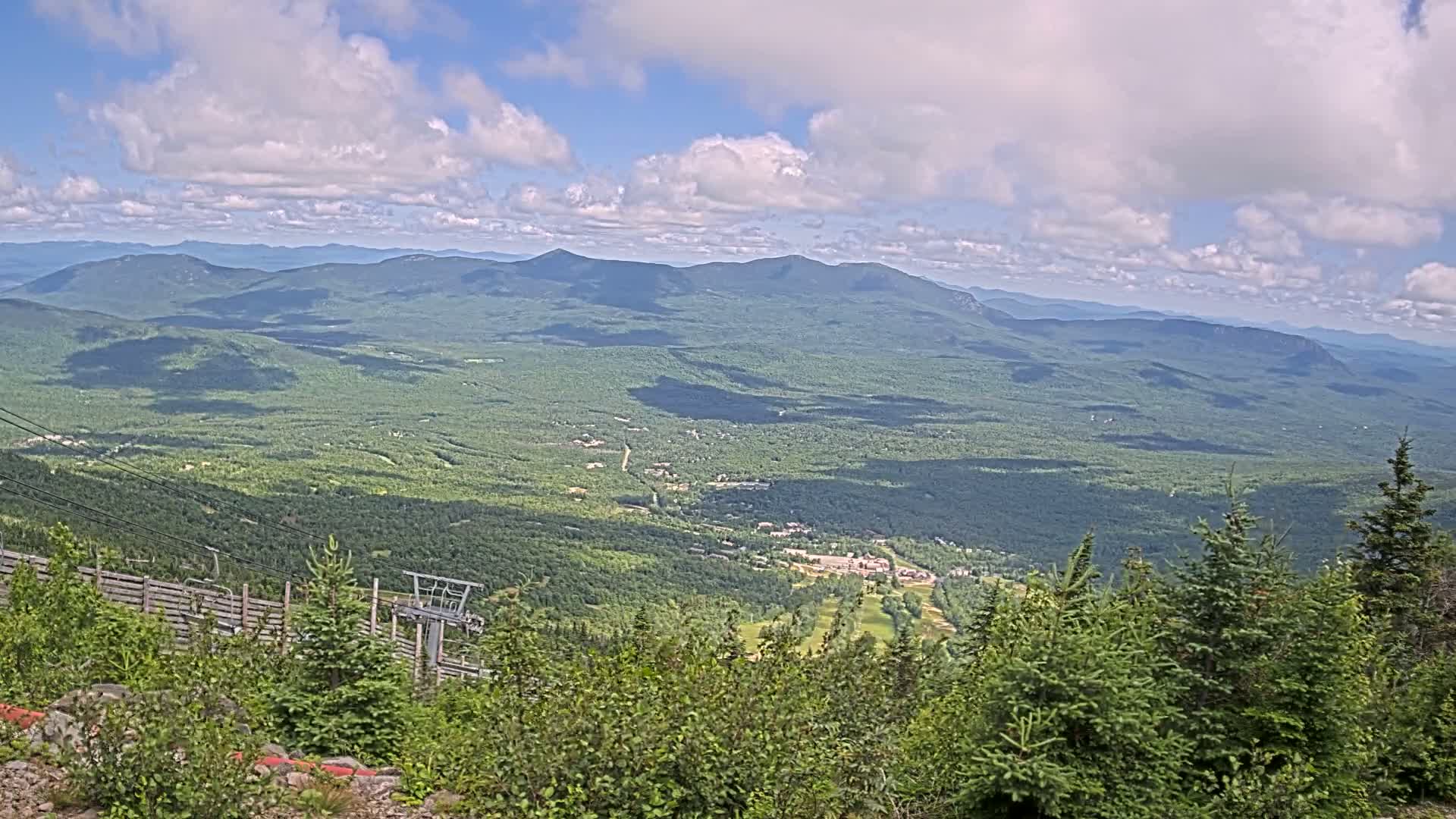 Kingfield, Sugarloaf Mountain Peak Skyline Live Cam - Kingfield, Franklin, Maine, USA