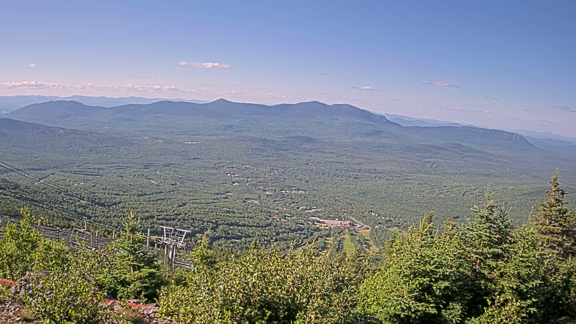 Kingfield, Sugarloaf Mountain Peak Skyline Live Cam - Kingfield, Franklin, Maine, USA