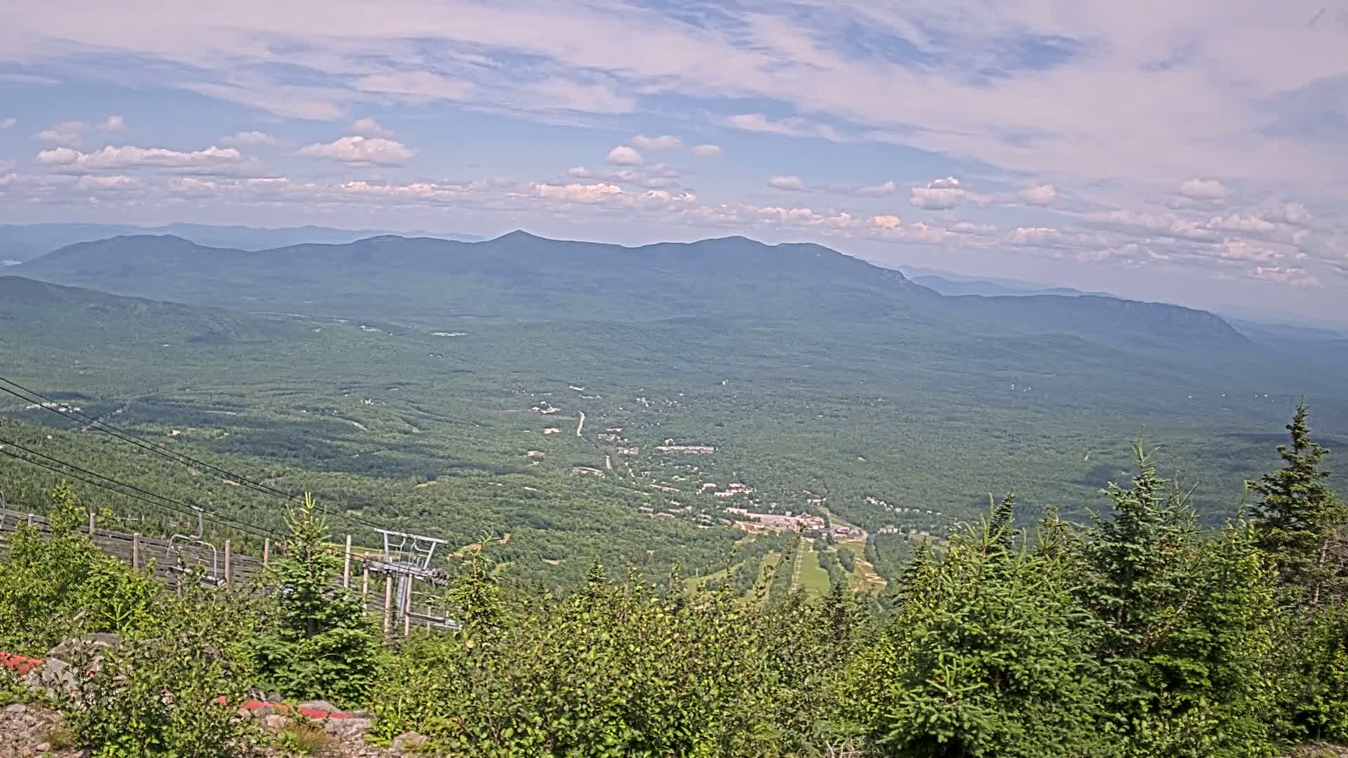 Kingfield, Sugarloaf Mountain Peak Skyline Live Cam - Kingfield, Franklin, Maine, USA