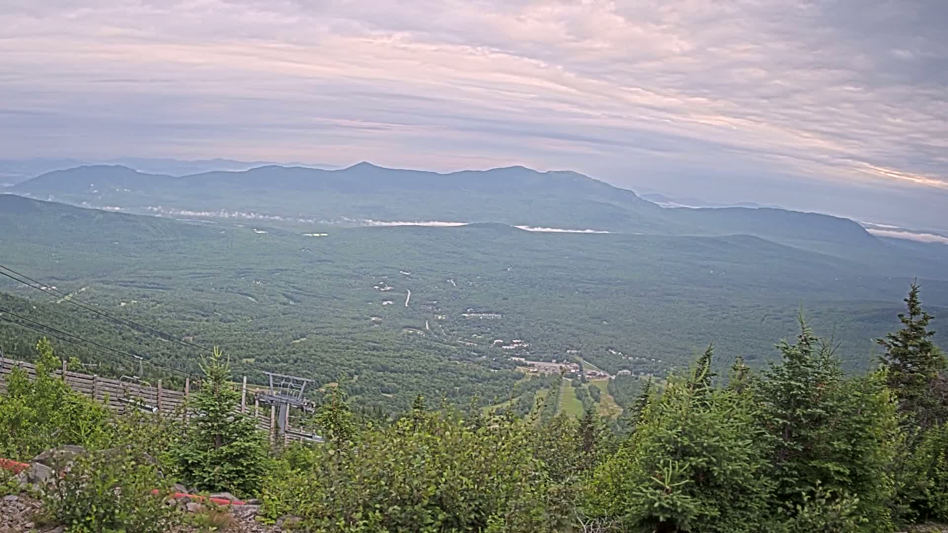 Kingfield, Sugarloaf Mountain Peak Skyline Live Cam - Kingfield, Franklin, Maine, USA
