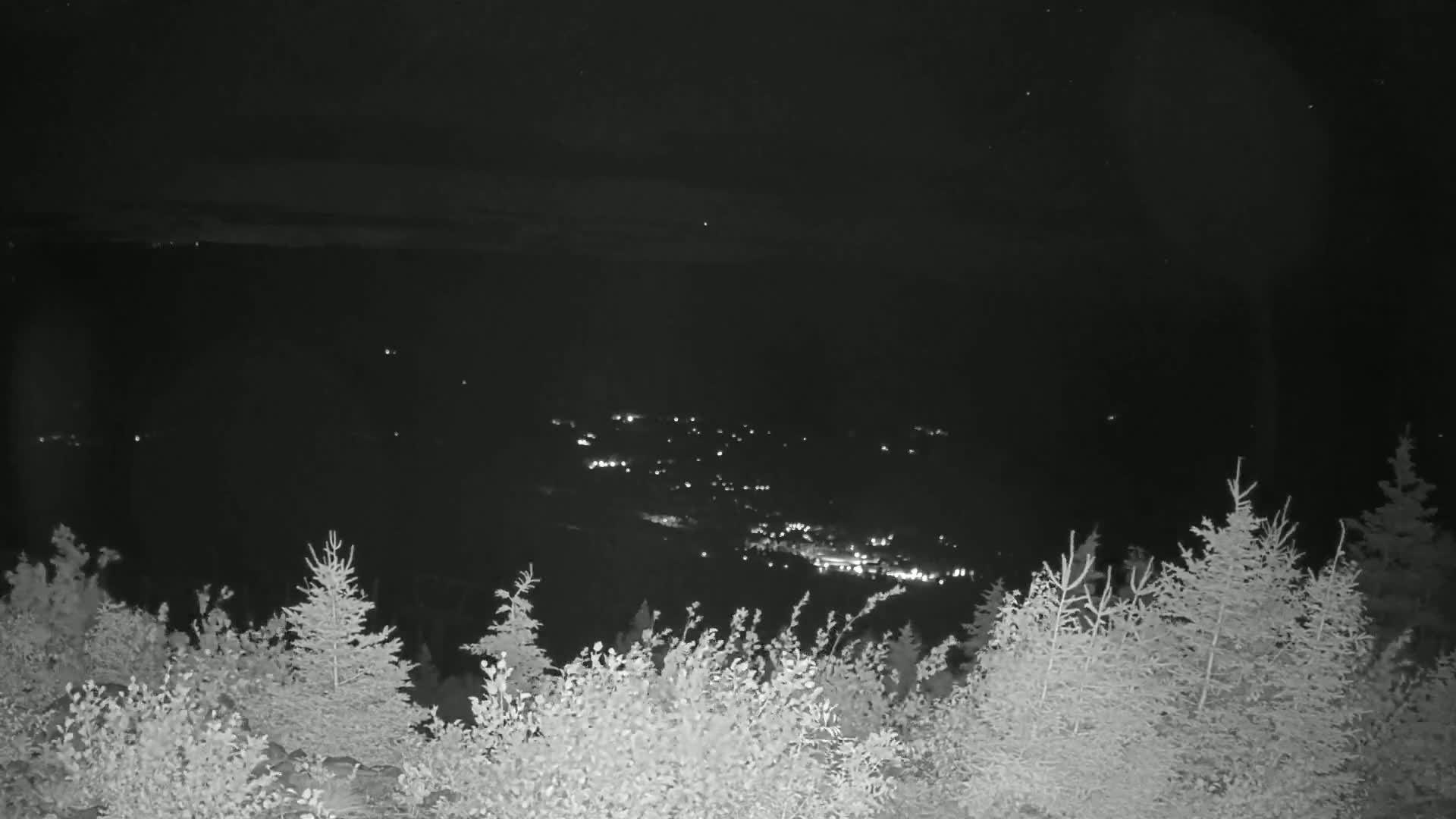 Kingfield, Sugarloaf Mountain Peak Skyline Live Cam - Kingfield, Franklin, Maine, USA