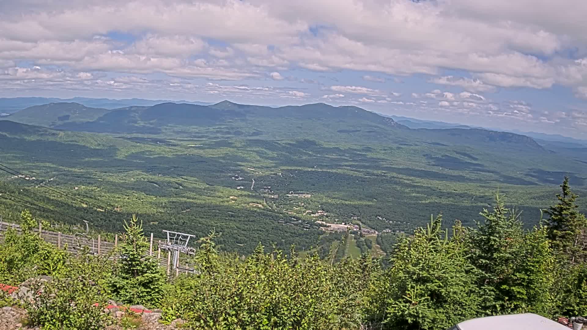 Kingfield, Sugarloaf Mountain Peak Skyline Live Cam - Kingfield, Franklin, Maine, USA