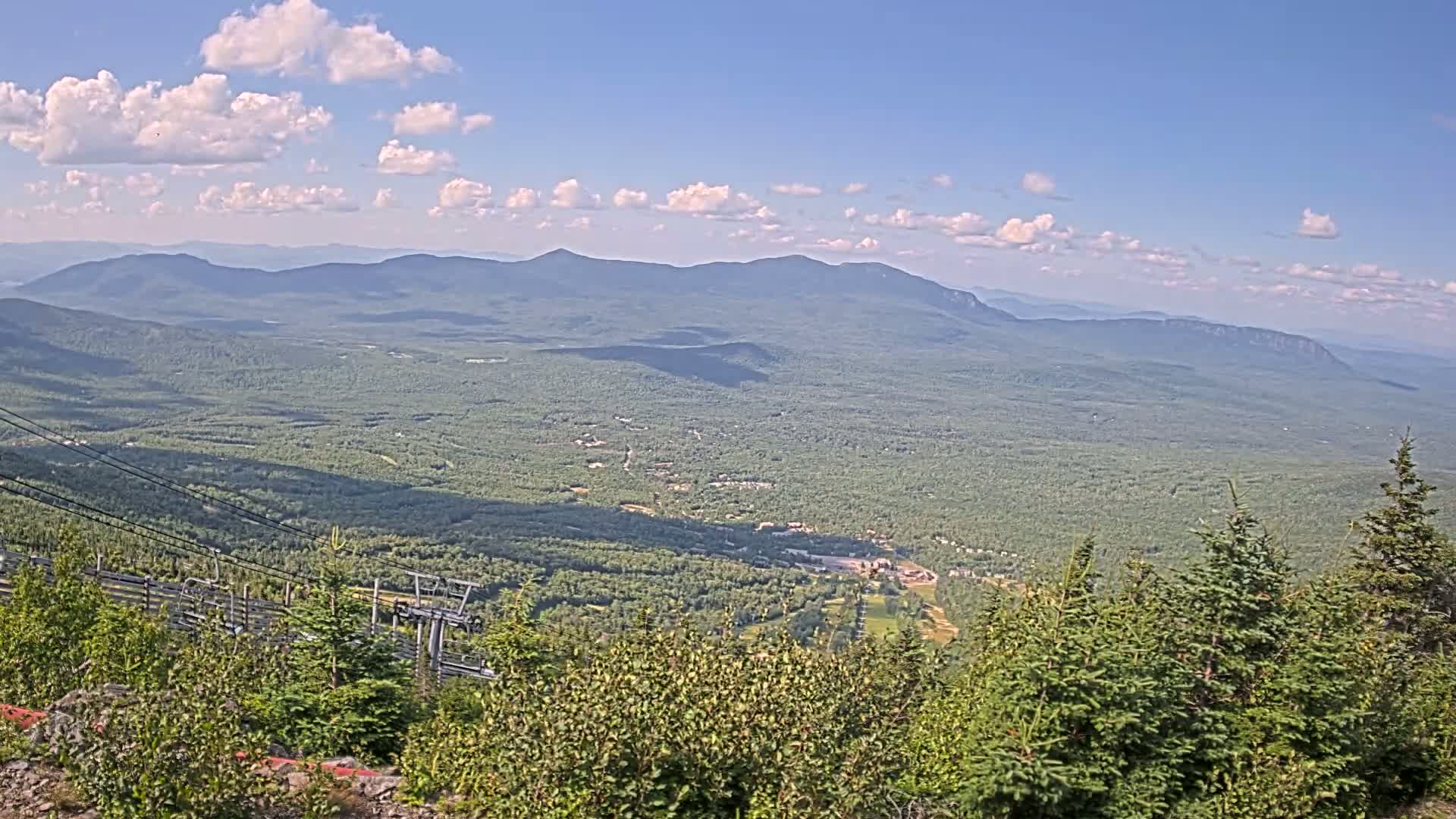 Kingfield, Sugarloaf Mountain Peak Skyline Live Cam - Kingfield, Franklin, Maine, USA