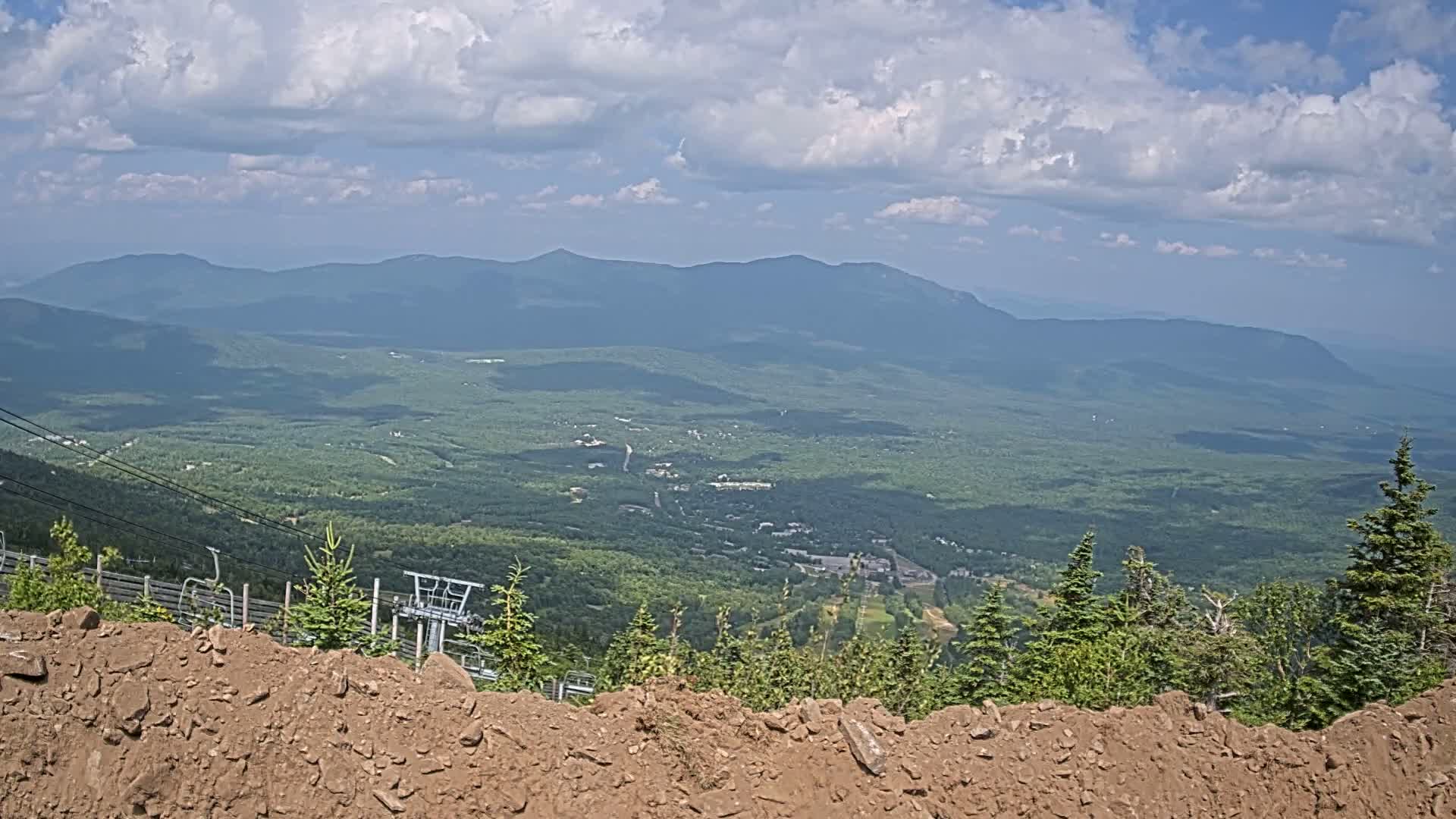 Kingfield, Sugarloaf Mountain Peak Skyline Live Cam - Kingfield, Franklin, Maine, USA