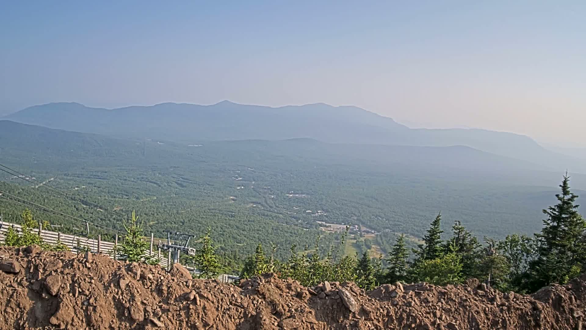 Kingfield, Sugarloaf Mountain Peak Skyline Live Cam - Kingfield, Franklin, Maine, USA