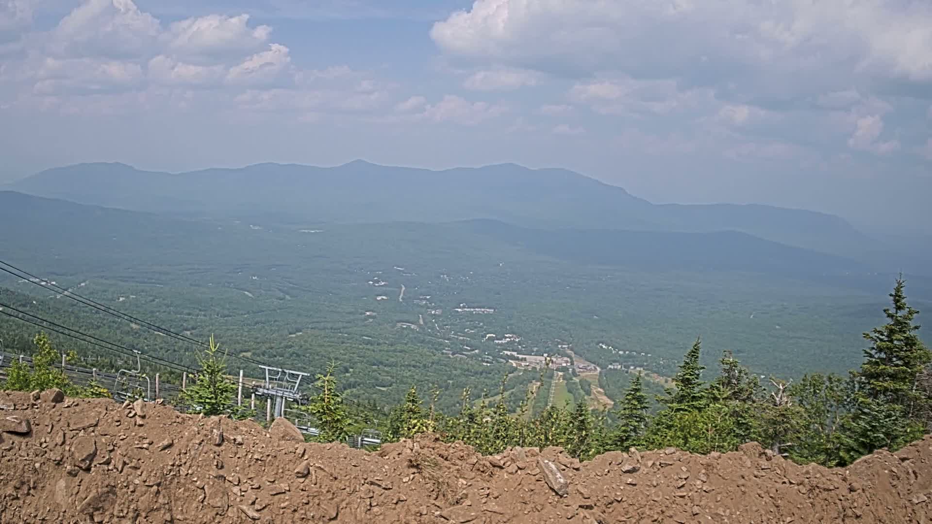 Kingfield, Sugarloaf Mountain Peak Skyline Live Cam - Kingfield, Franklin, Maine, USA