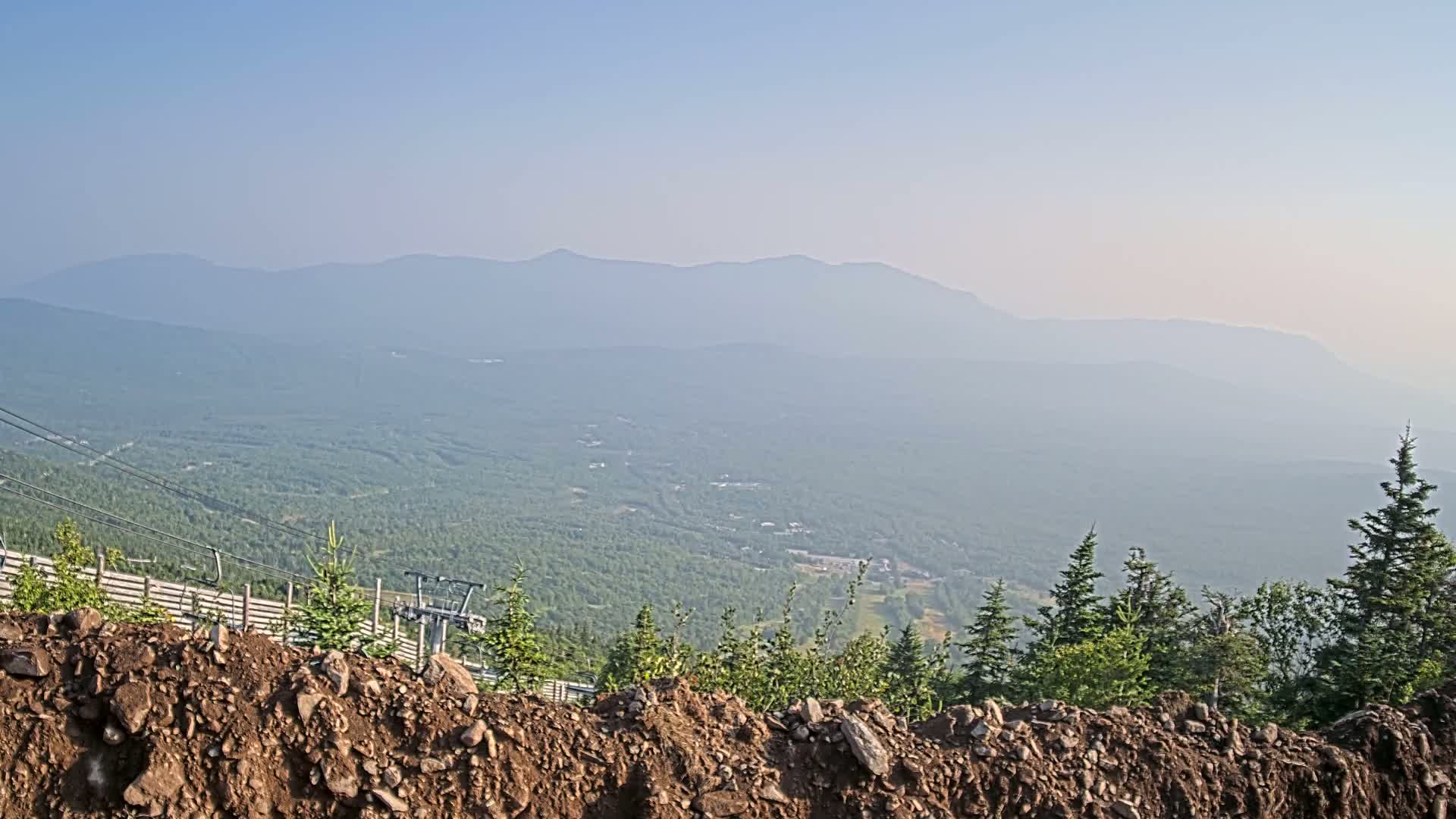 Kingfield, Sugarloaf Mountain Peak Skyline Live Cam - Kingfield, Franklin, Maine, USA