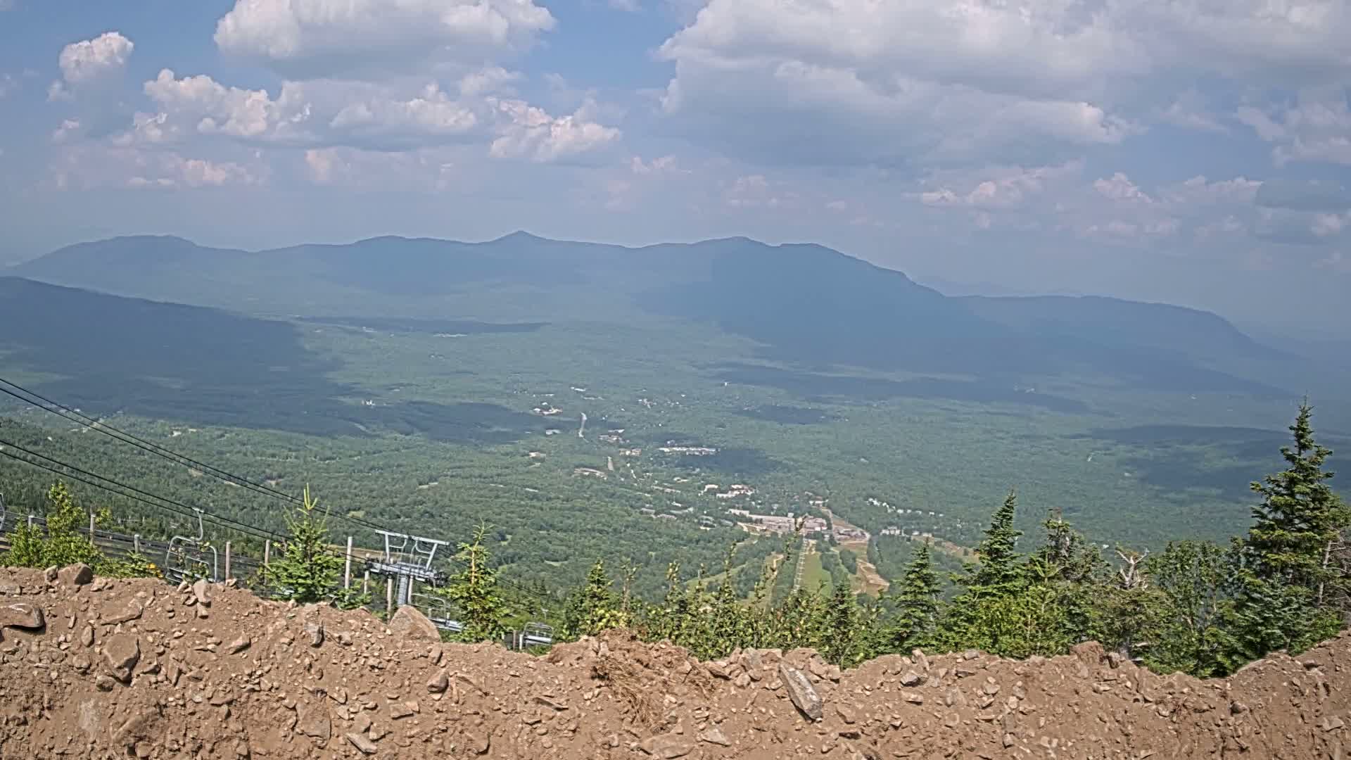 Kingfield, Sugarloaf Mountain Peak Skyline Live Cam - Kingfield, Franklin, Maine, USA