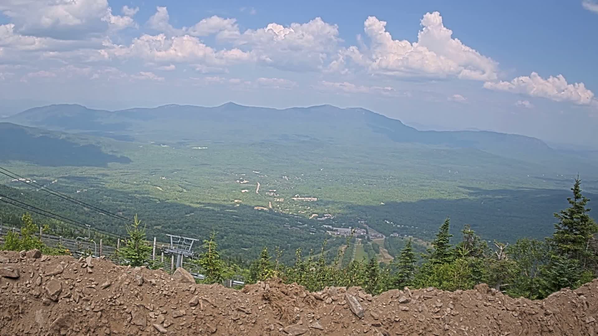 Kingfield, Sugarloaf Mountain Peak Skyline Live Cam - Kingfield, Franklin, Maine, USA