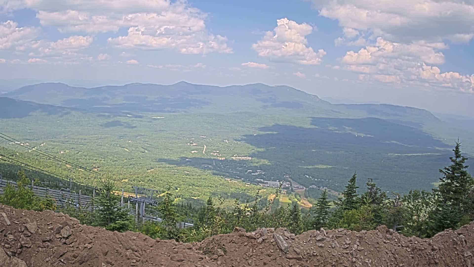 Kingfield, Sugarloaf Mountain Peak Skyline Live Cam - Kingfield, Franklin, Maine, USA