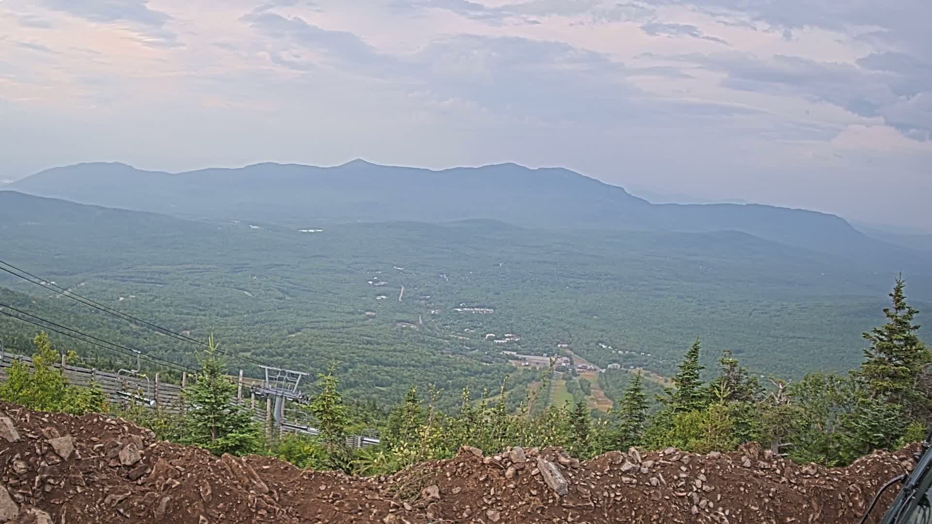 Kingfield, Sugarloaf Mountain Peak Skyline Live Cam - Kingfield, Franklin, Maine, USA