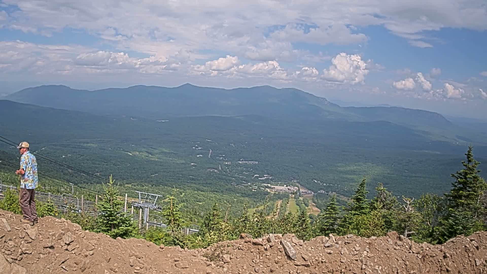 Kingfield, Sugarloaf Mountain Peak Skyline Live Cam - Kingfield, Franklin, Maine, USA
