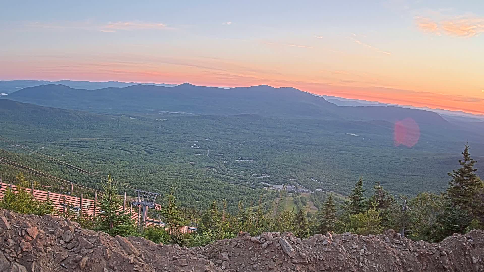Kingfield, Sugarloaf Mountain Peak Skyline Live Cam - Kingfield, Franklin, Maine, USA