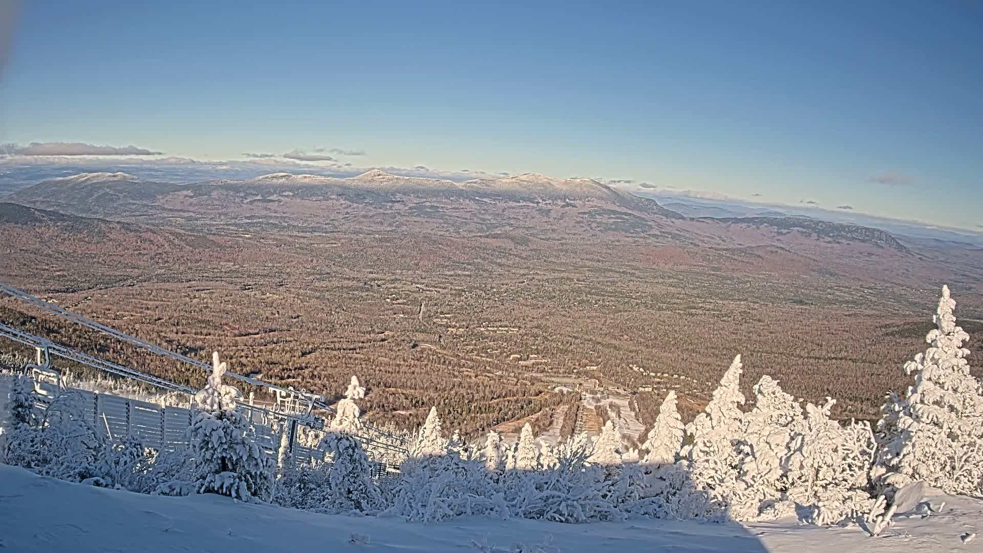 Kingfield, Sugarloaf Mountain Peak Skyline Live Cam - Kingfield, Franklin, Maine, USA