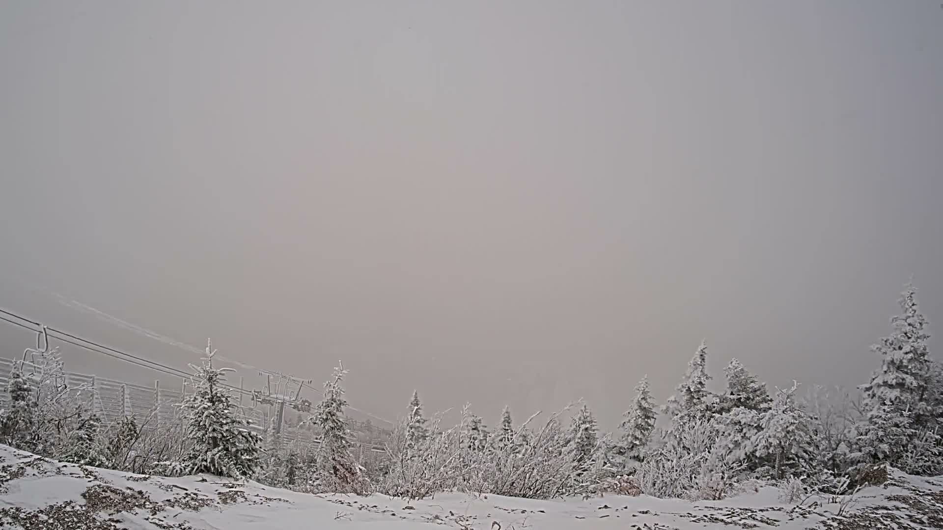 Kingfield, Sugarloaf Mountain Peak Skyline Live Cam - Kingfield, Franklin, Maine, USA