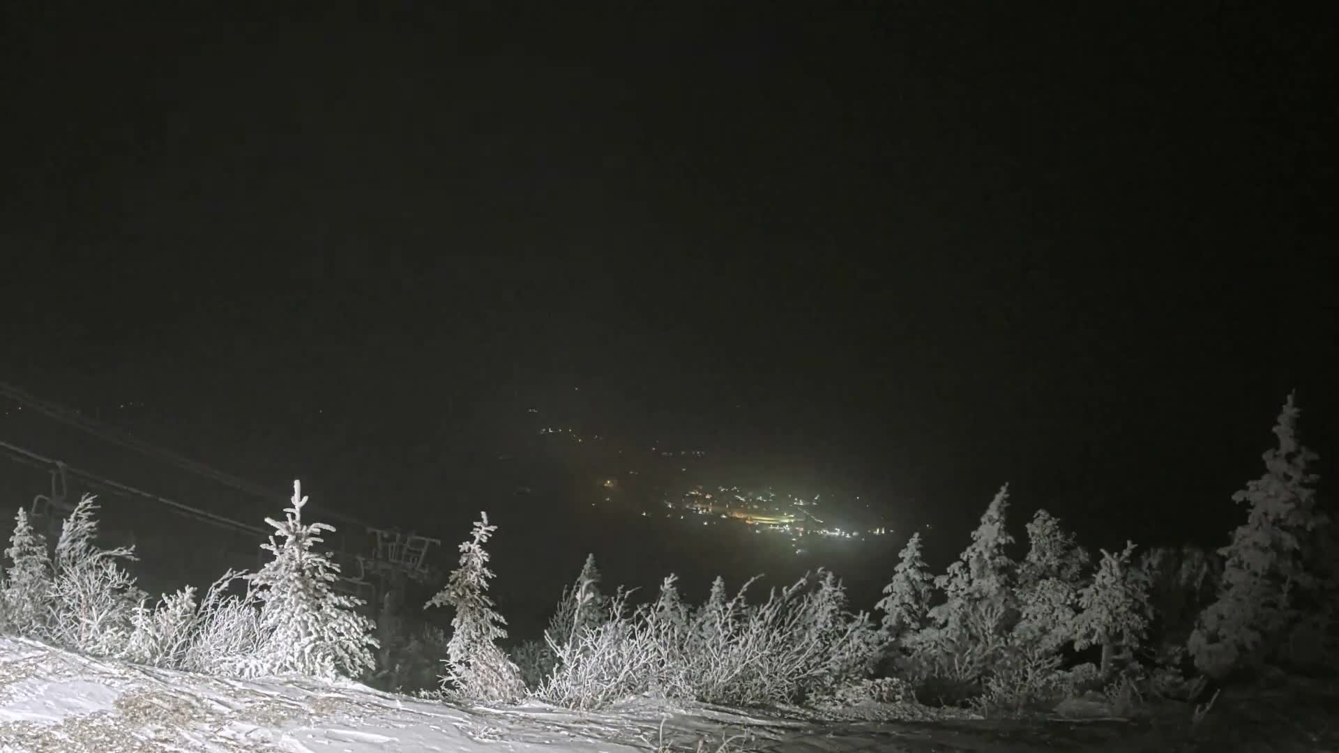 Kingfield, Sugarloaf Mountain Peak Skyline Live Cam - Kingfield, Franklin, Maine, USA