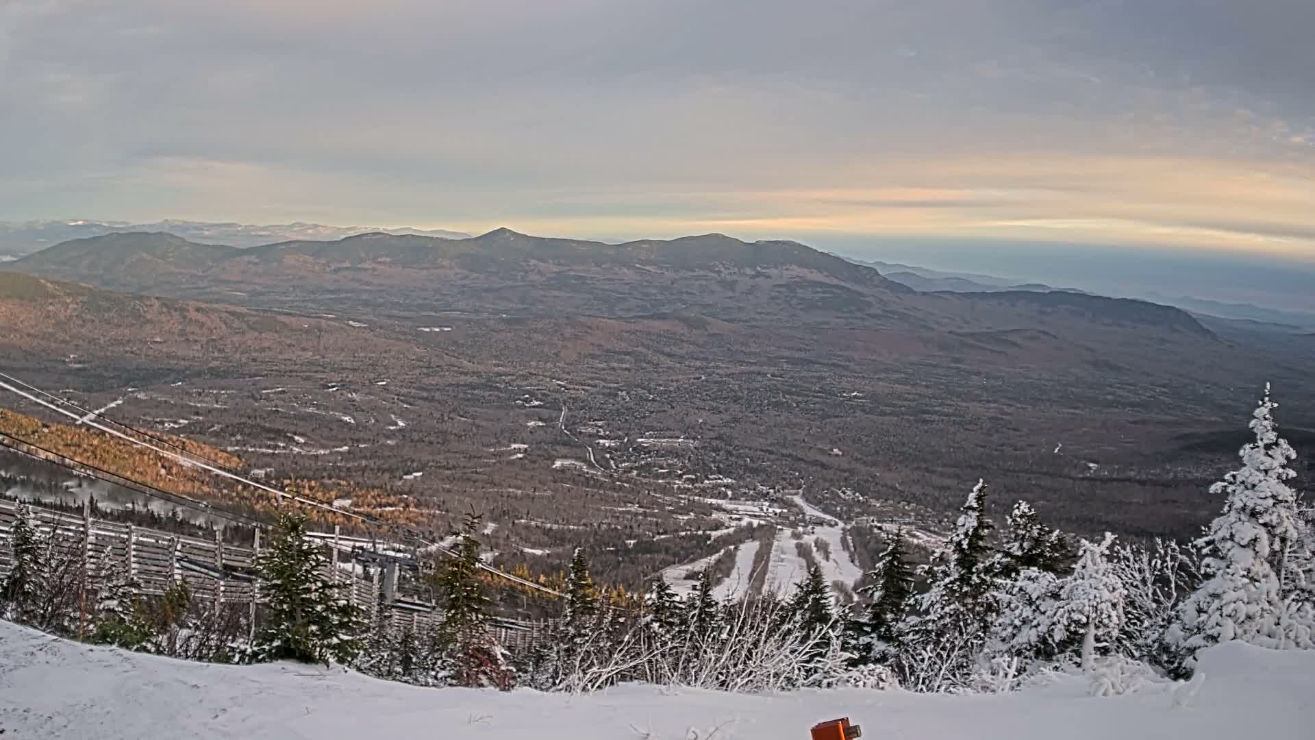 Kingfield, Sugarloaf Mountain Peak Skyline Live Cam - Kingfield, Franklin, Maine, USA