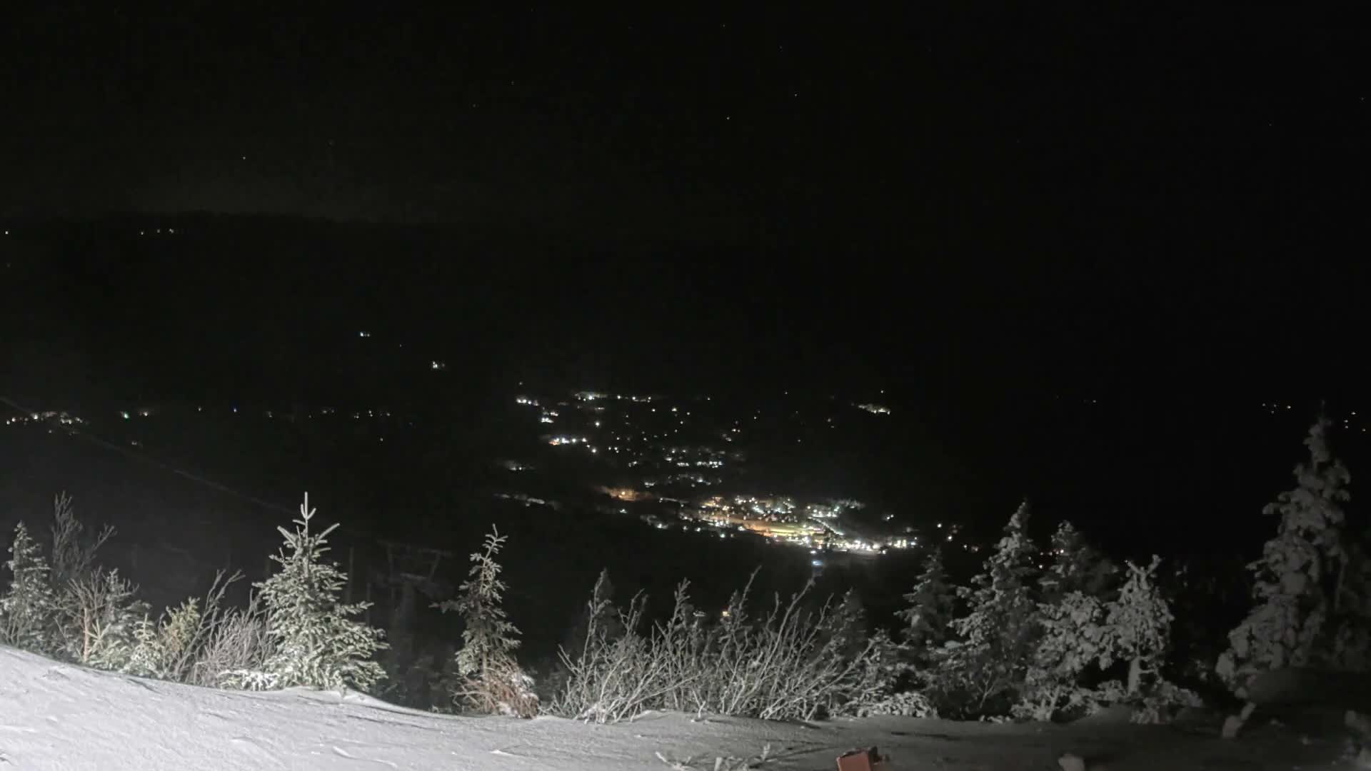 Kingfield, Sugarloaf Mountain Peak Skyline Live Cam - Kingfield, Franklin, Maine, USA