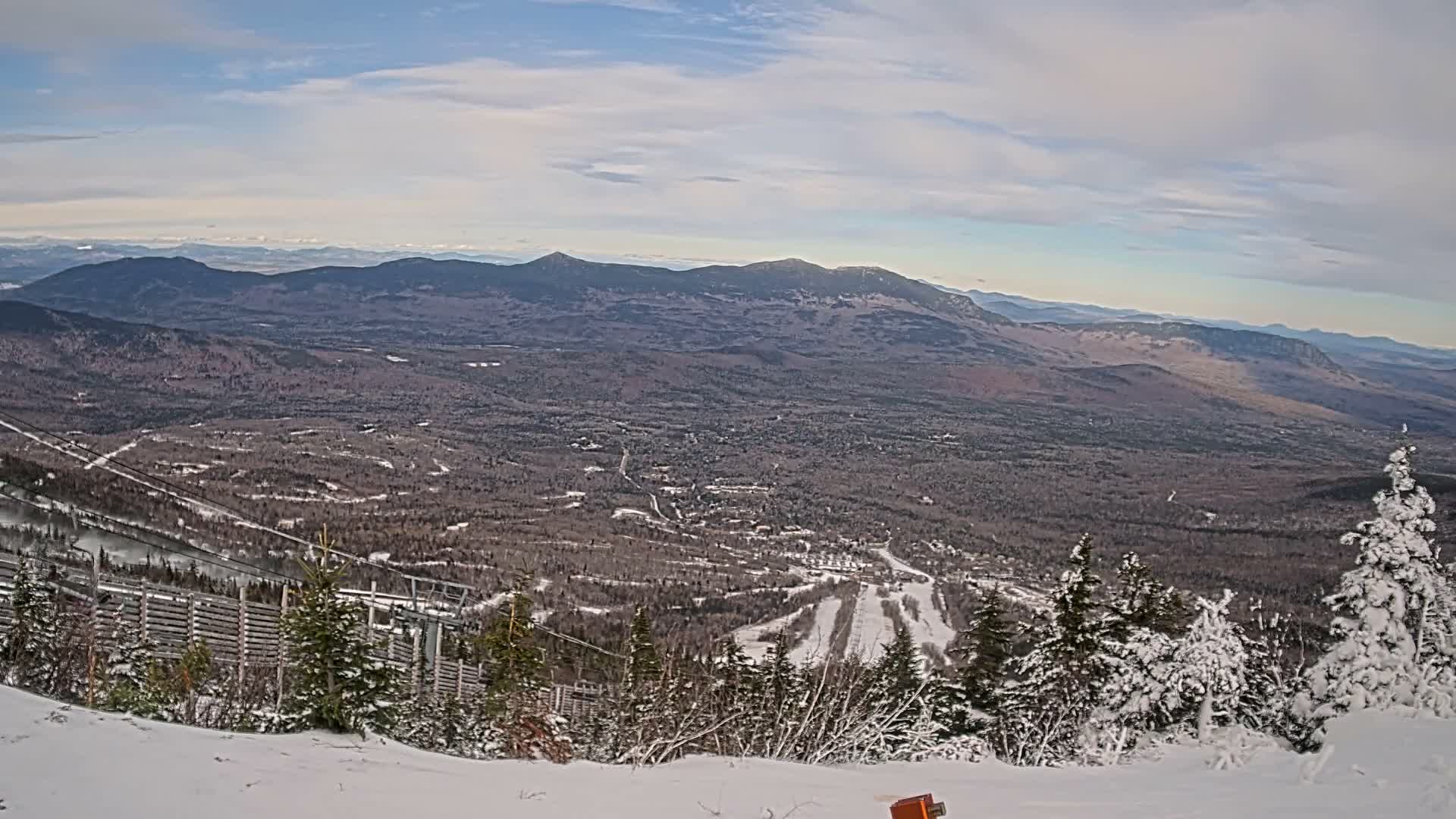 Kingfield, Sugarloaf Mountain Peak Skyline Live Cam - Kingfield, Franklin, Maine, USA