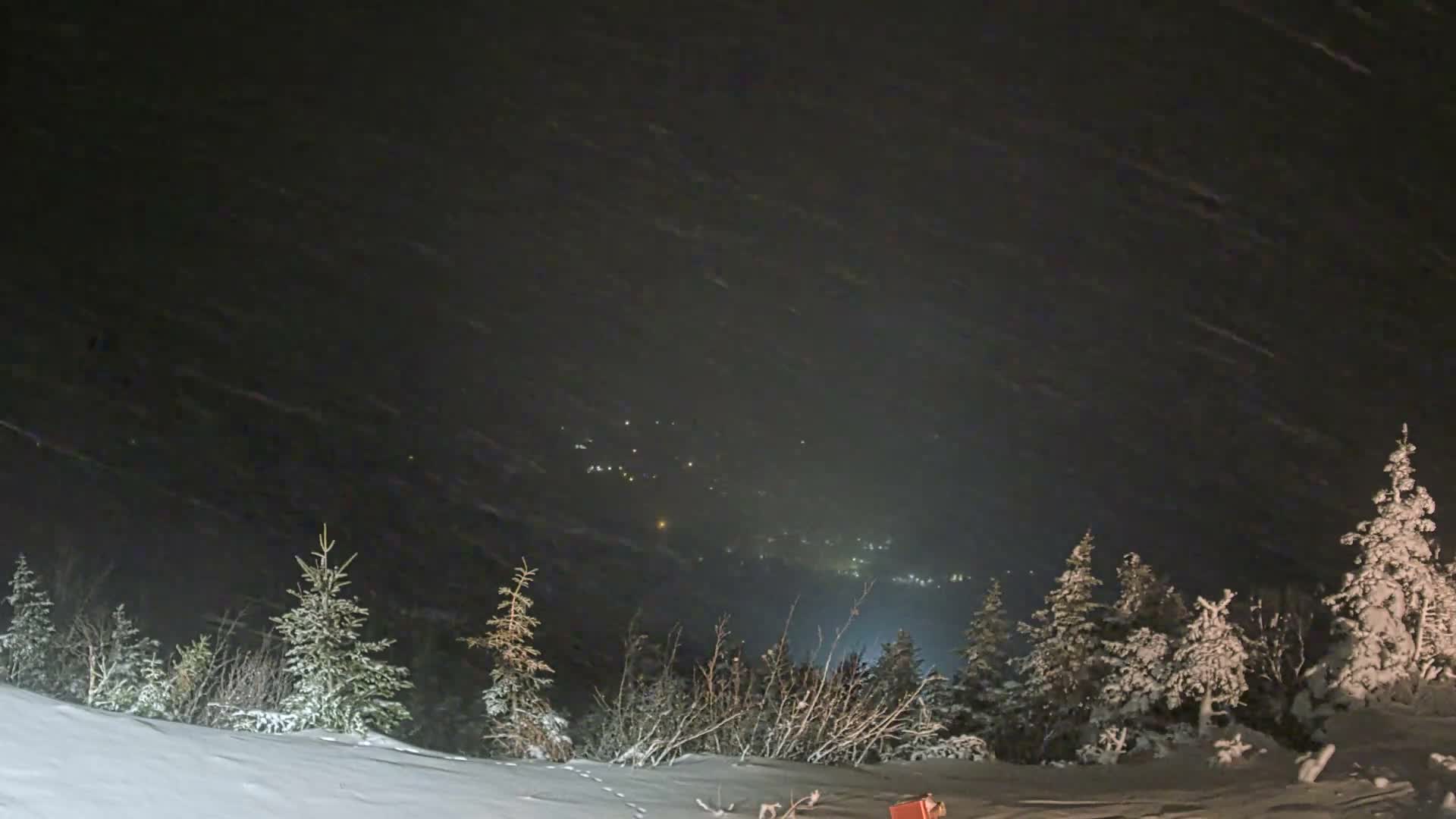 Kingfield, Sugarloaf Mountain Peak Skyline Live Cam - Kingfield, Franklin, Maine, USA