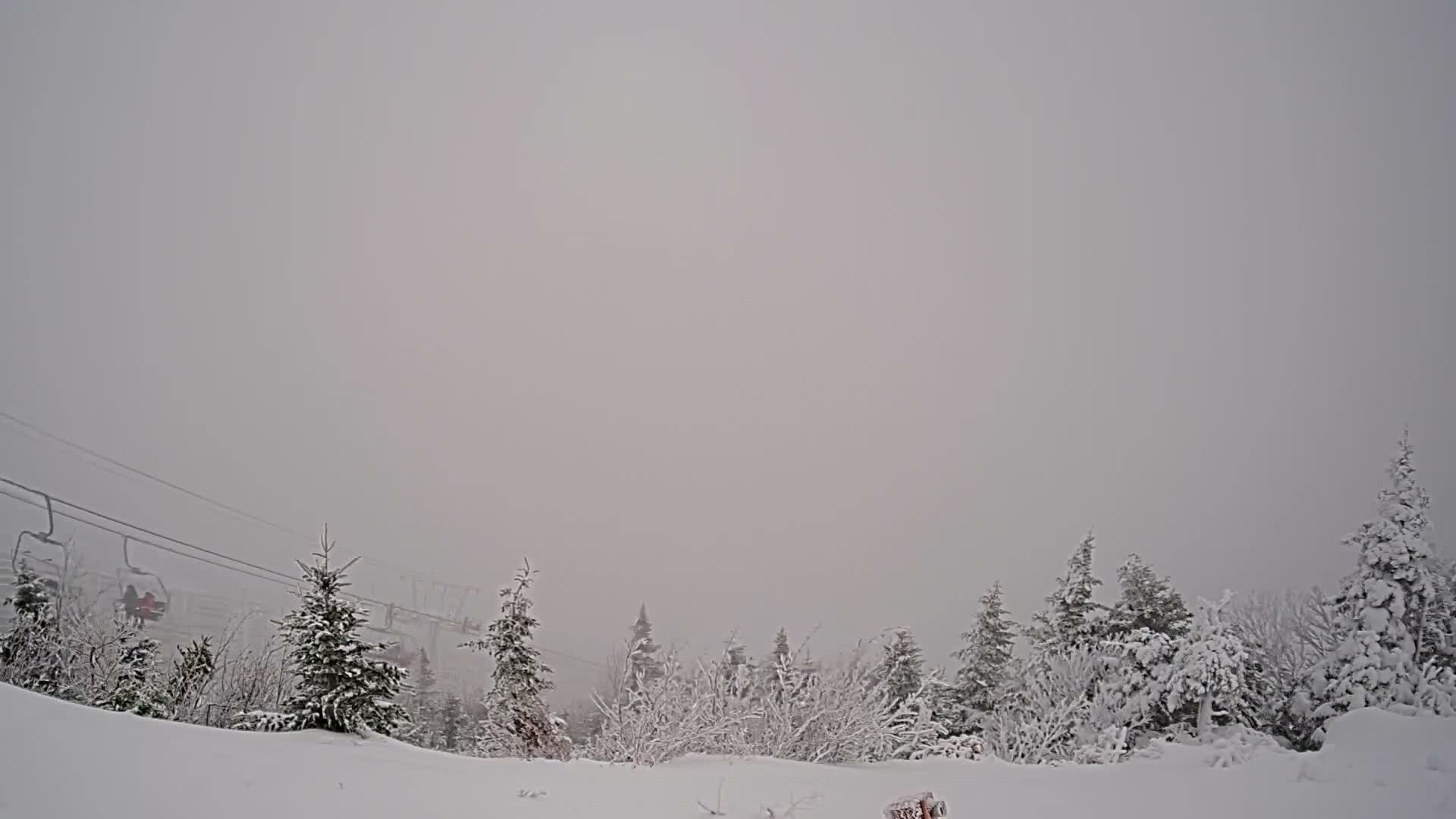 Kingfield, Sugarloaf Mountain Peak Skyline Live Cam - Kingfield, Franklin, Maine, USA