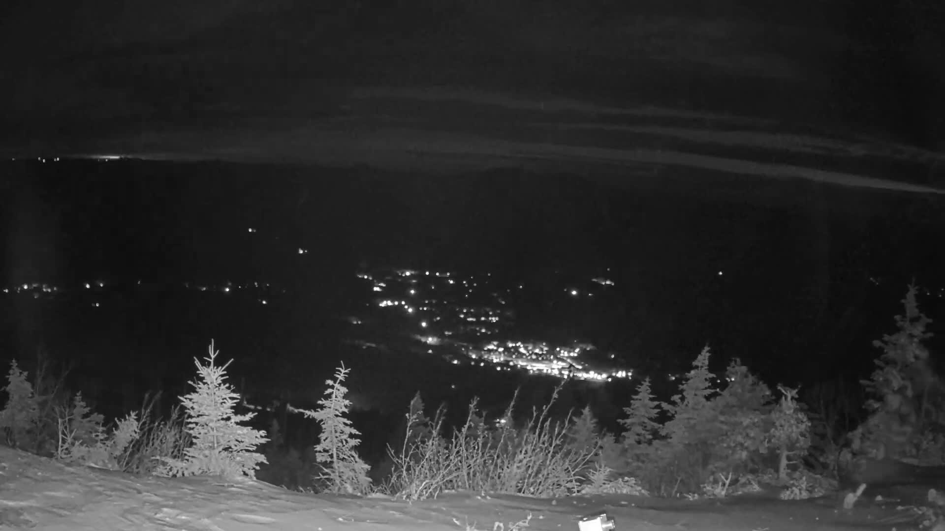 Kingfield, Sugarloaf Mountain Peak Skyline Live Cam - Kingfield, Franklin, Maine, USA