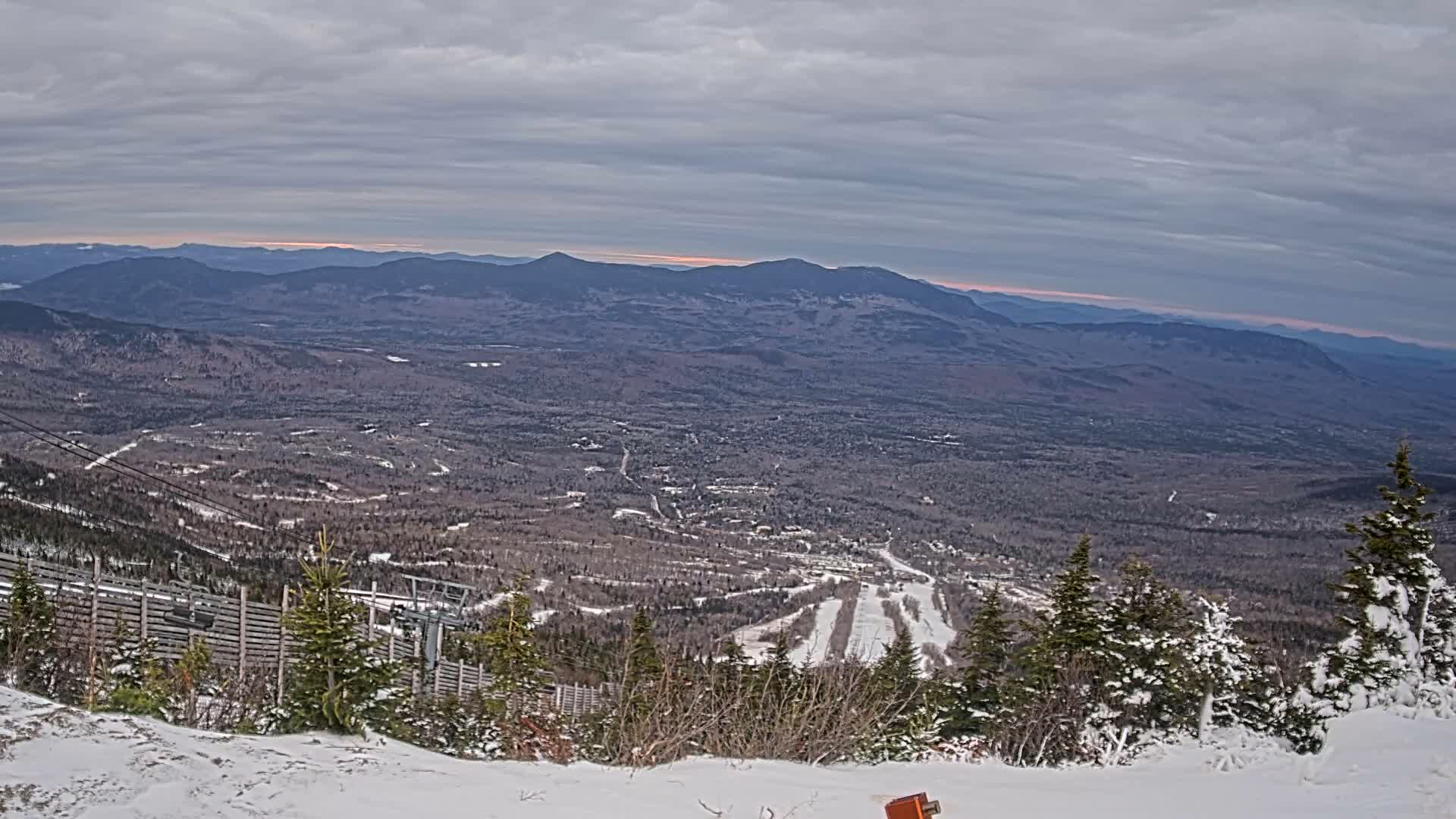 Kingfield, Sugarloaf Mountain Peak Skyline Live Cam - Kingfield, Franklin, Maine, USA