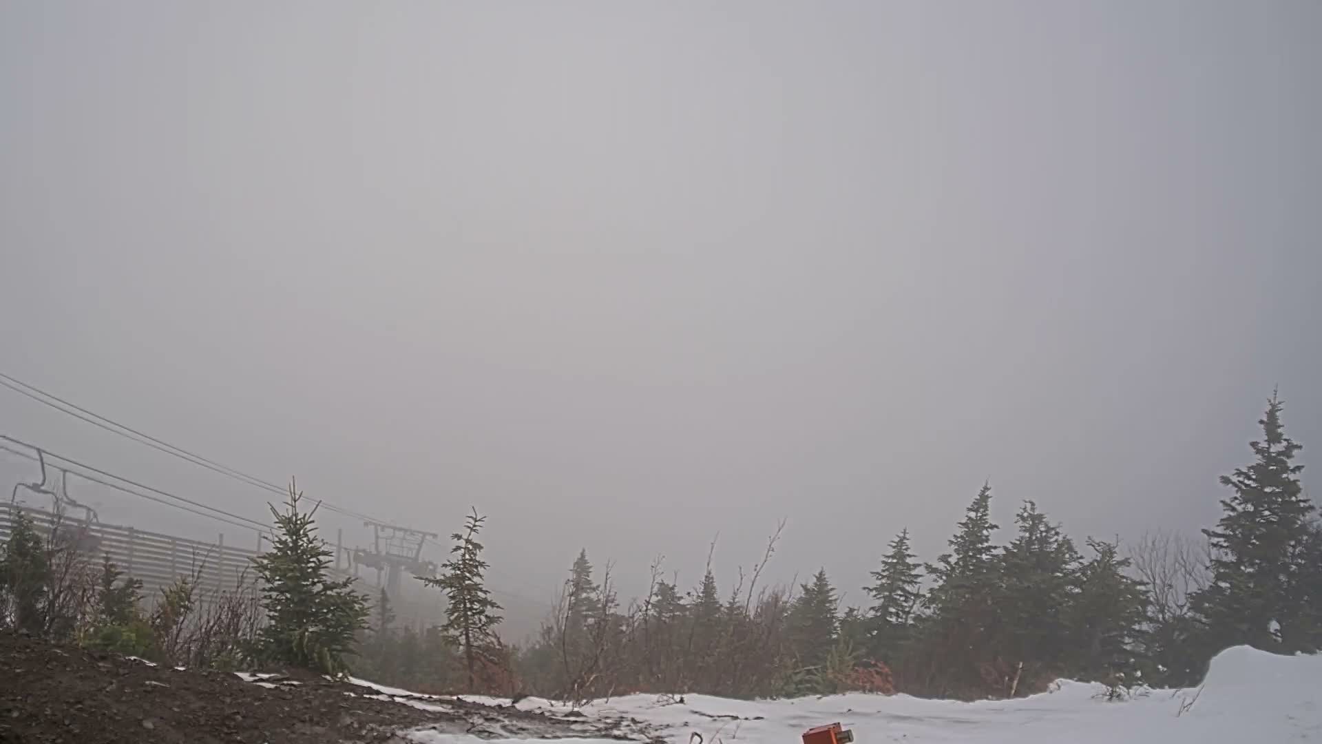 Kingfield, Sugarloaf Mountain Peak Skyline Live Cam - Kingfield, Franklin, Maine, USA