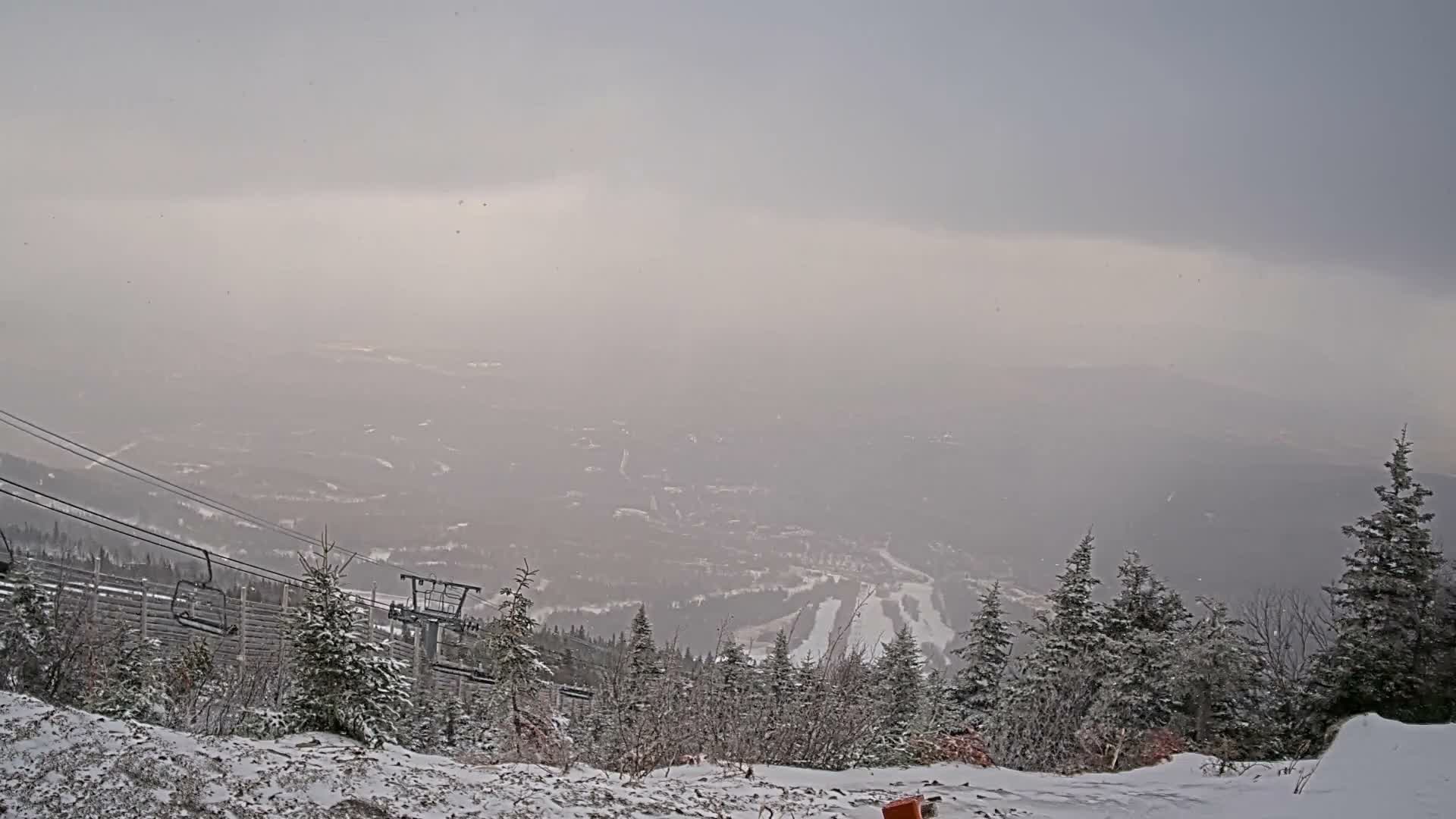 Kingfield, Sugarloaf Mountain Peak Skyline Live Cam - Kingfield, Franklin, Maine, USA