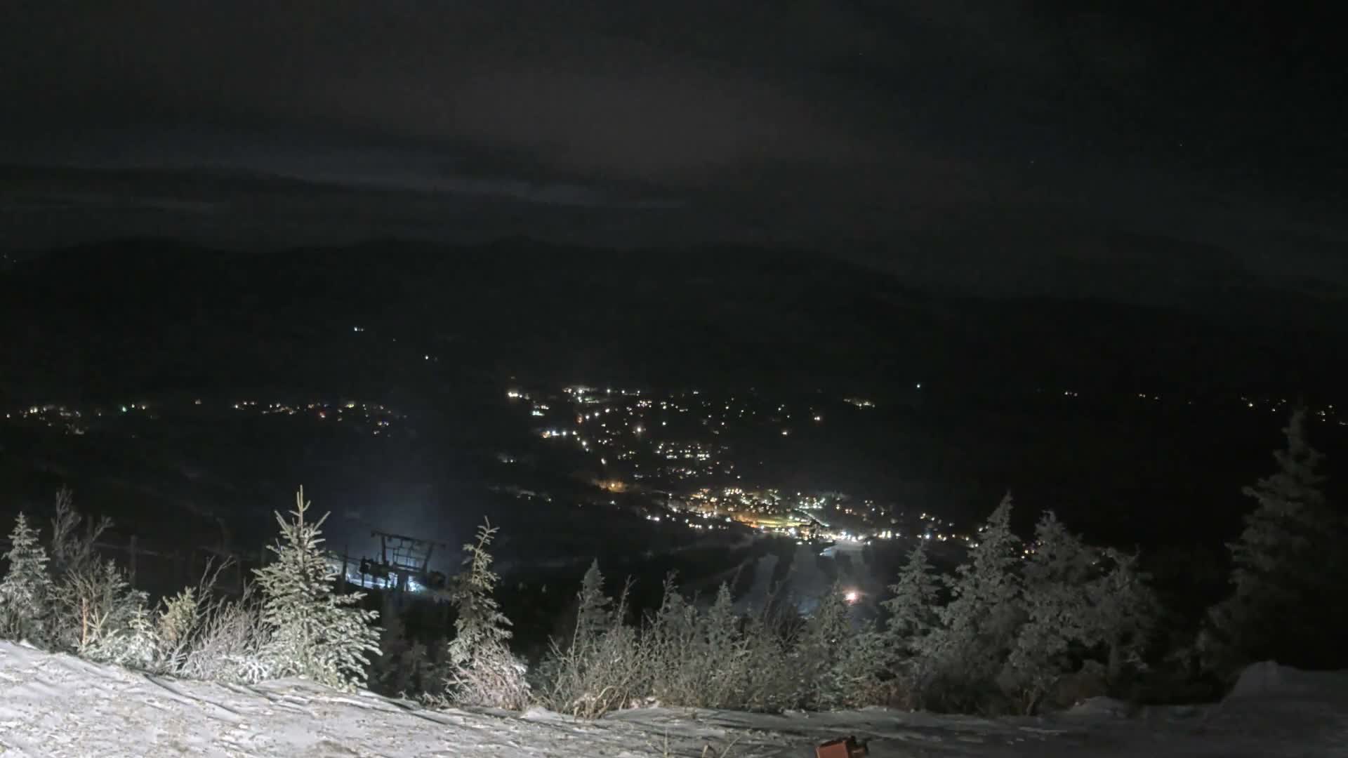 Kingfield, Sugarloaf Mountain Peak Skyline Live Cam - Kingfield, Franklin, Maine, USA