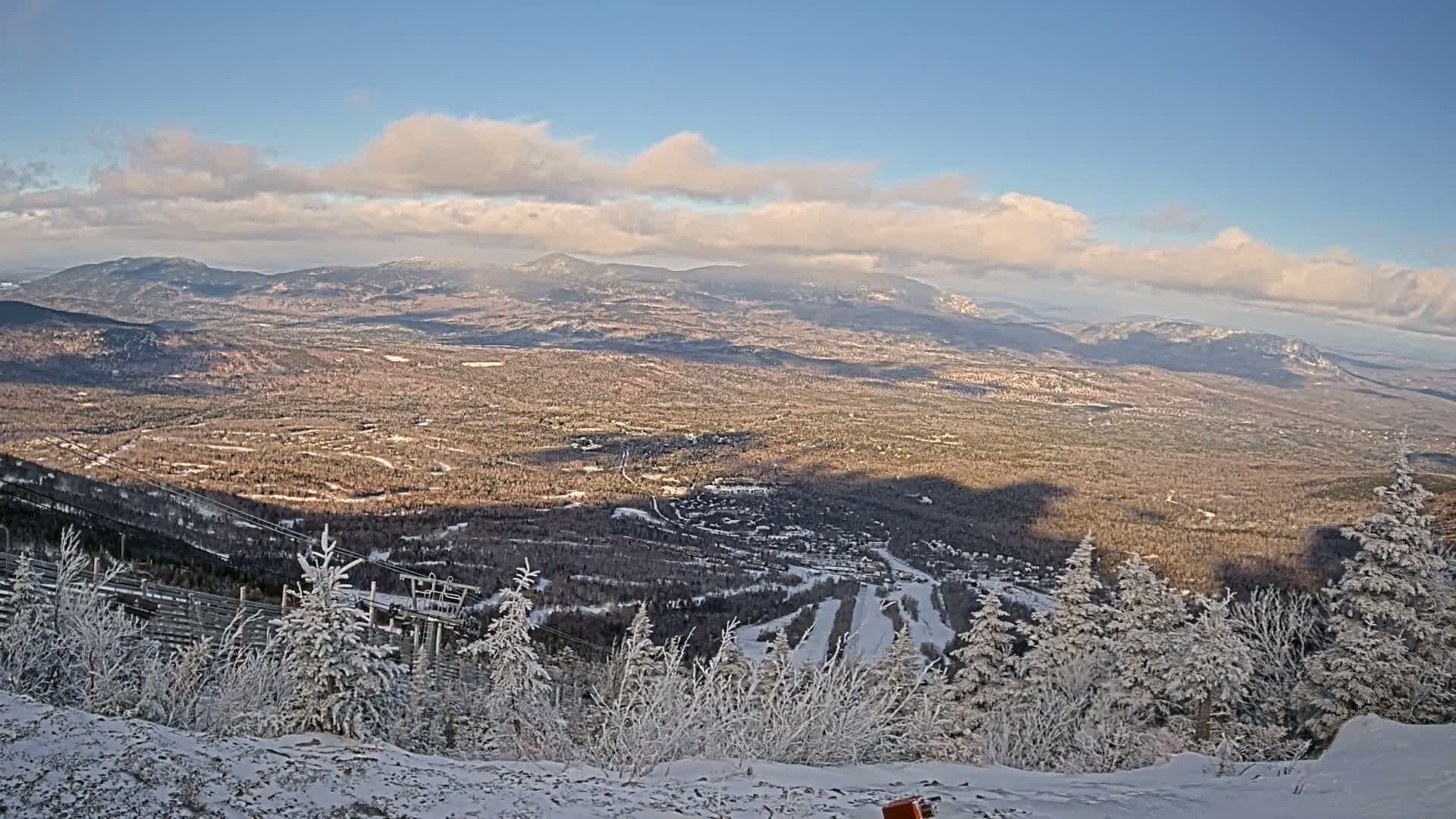 Kingfield, Sugarloaf Mountain Peak Skyline Live Cam - Kingfield, Franklin, Maine, USA