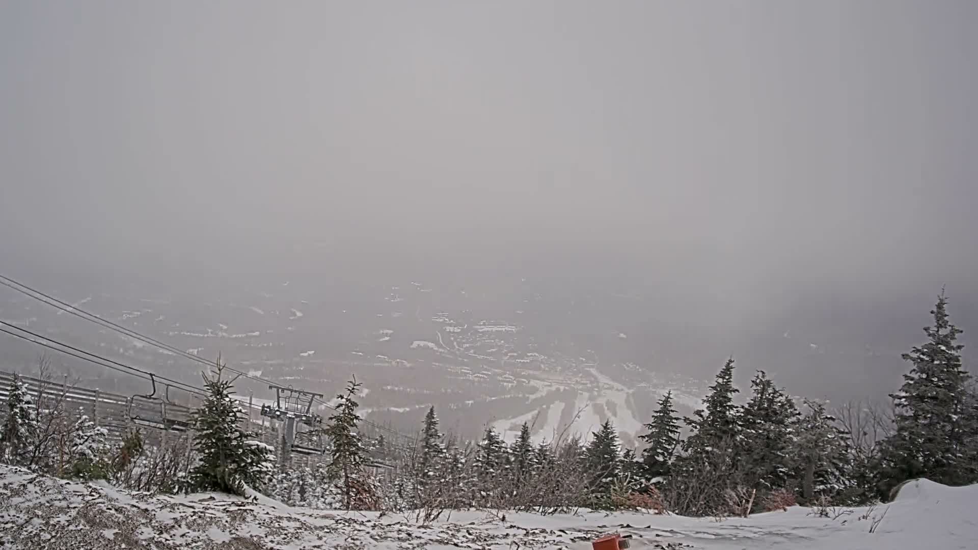 Kingfield, Sugarloaf Mountain Peak Skyline Live Cam - Kingfield, Franklin, Maine, USA