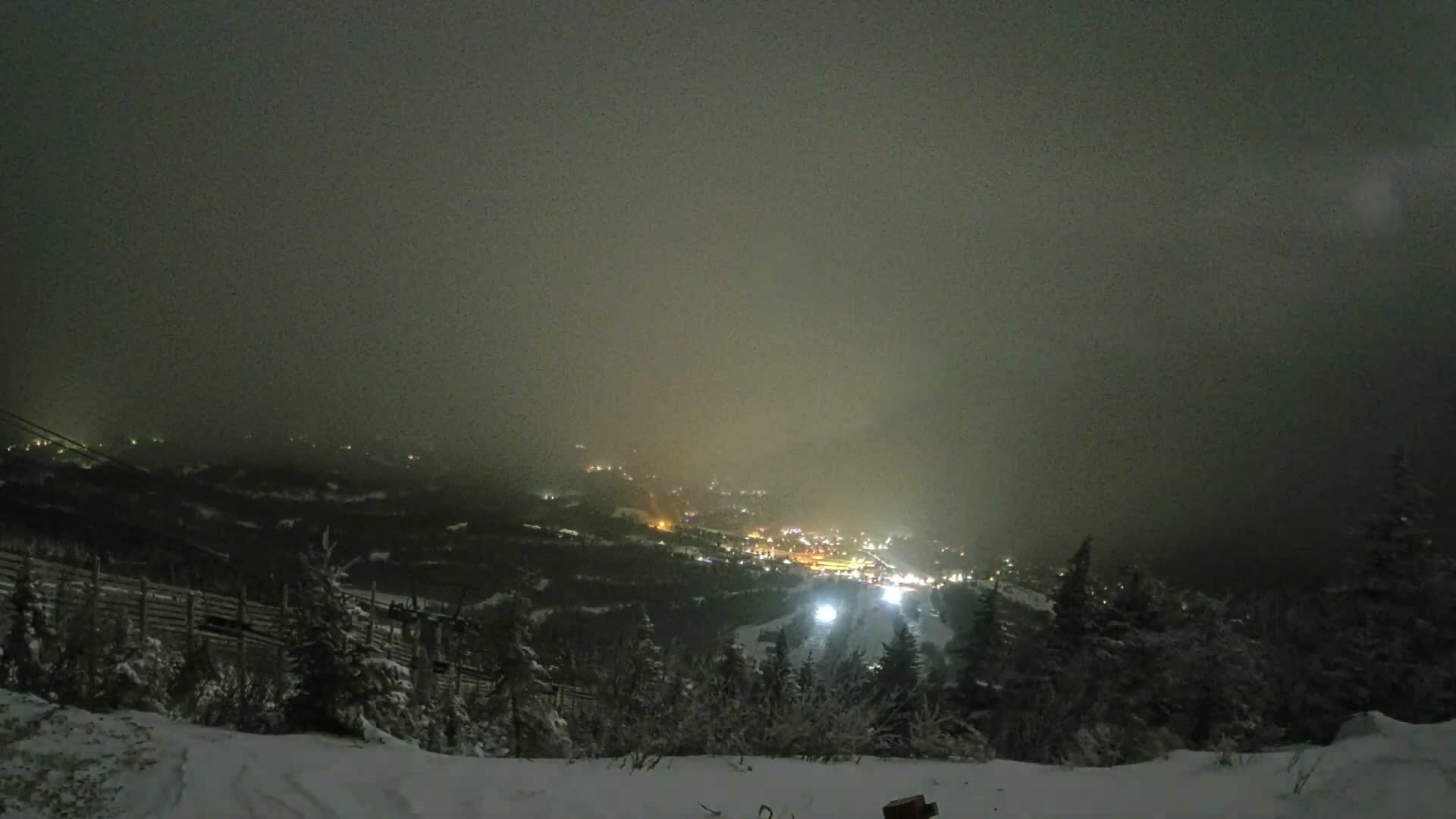 Kingfield, Sugarloaf Mountain Peak Skyline Live Cam - Kingfield, Franklin, Maine, USA