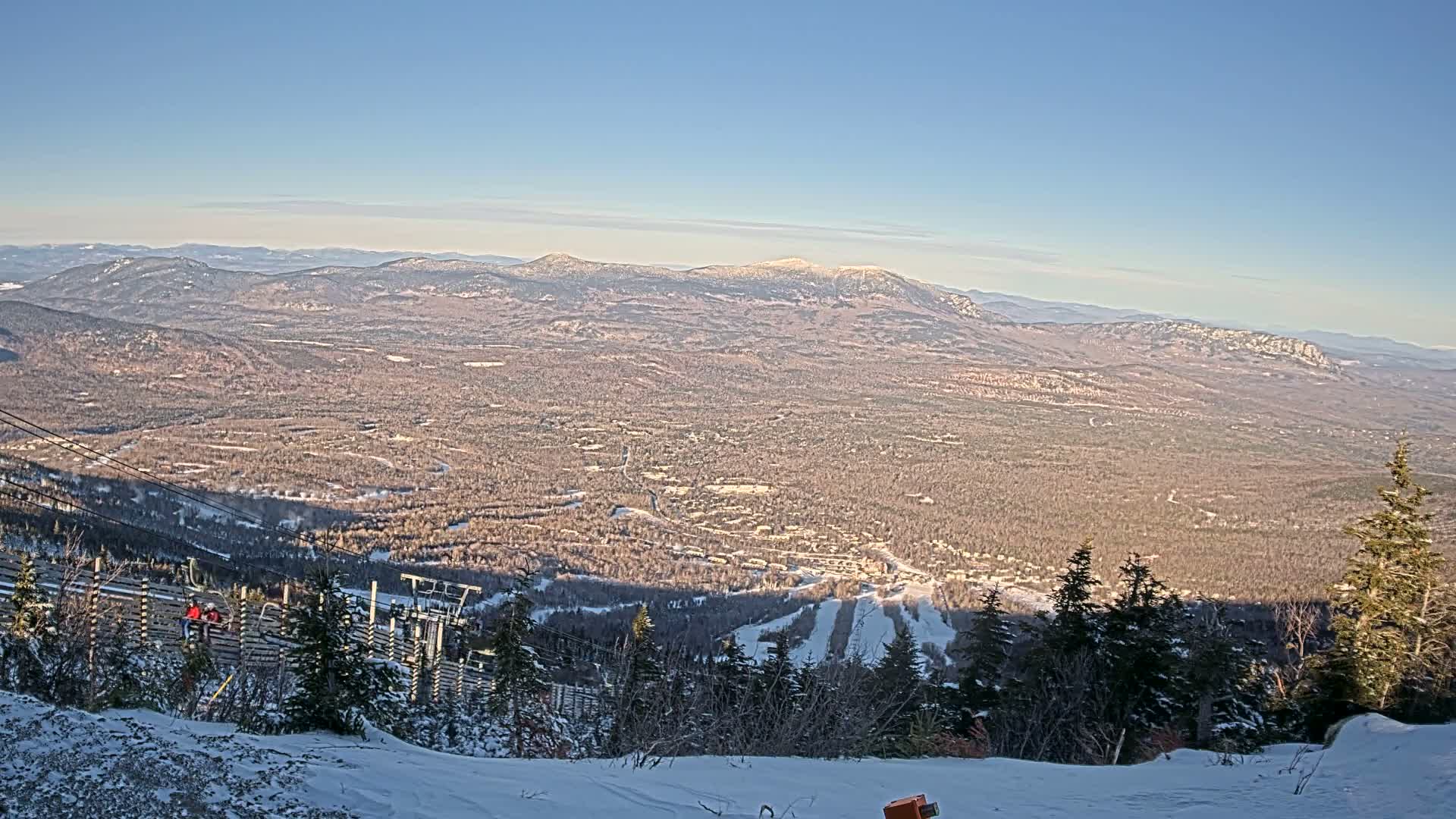 Kingfield, Sugarloaf Mountain Peak Skyline Live Cam - Kingfield, Franklin, Maine, USA