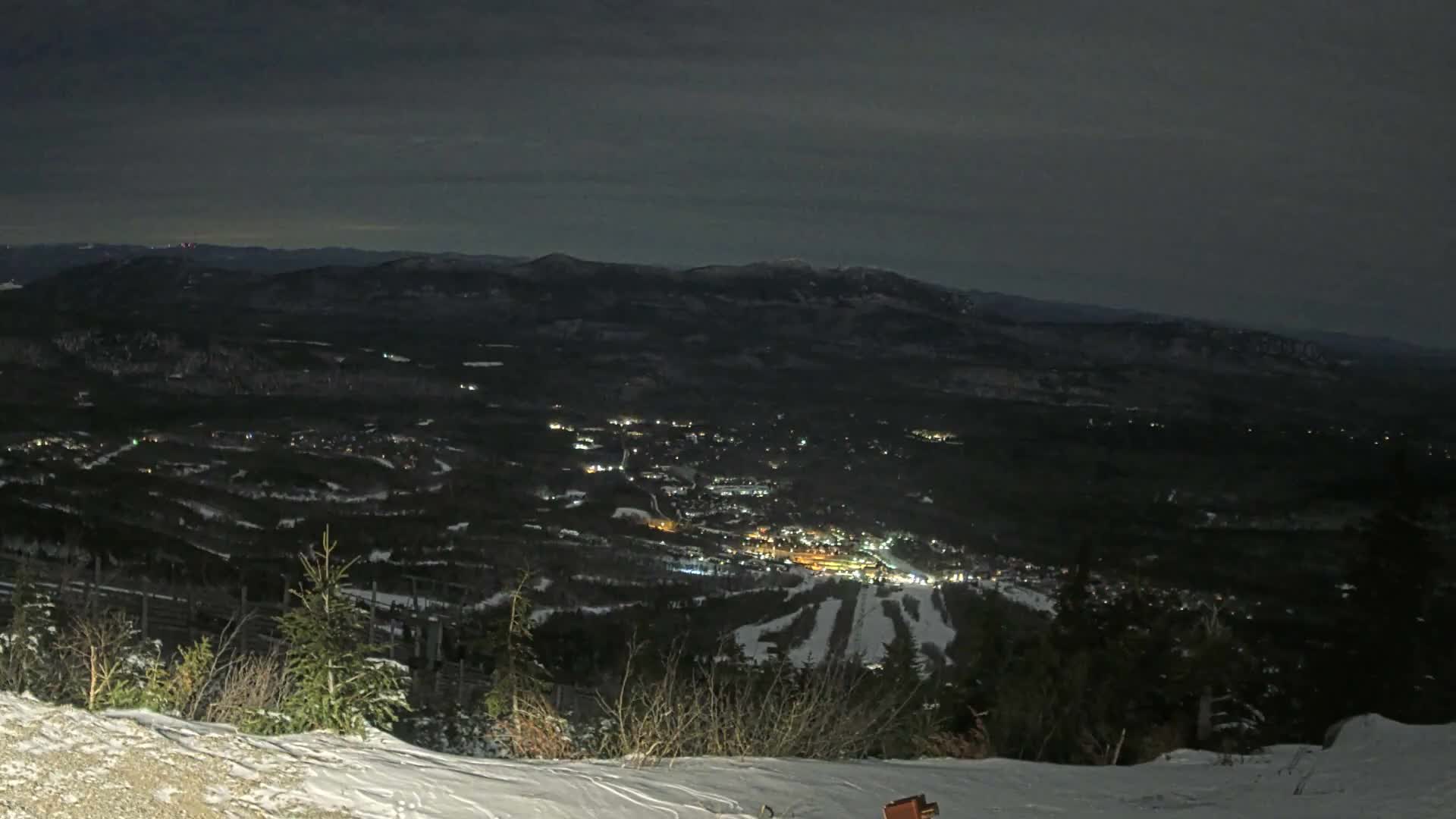 Kingfield, Sugarloaf Mountain Peak Skyline Live Cam - Kingfield, Franklin, Maine, USA