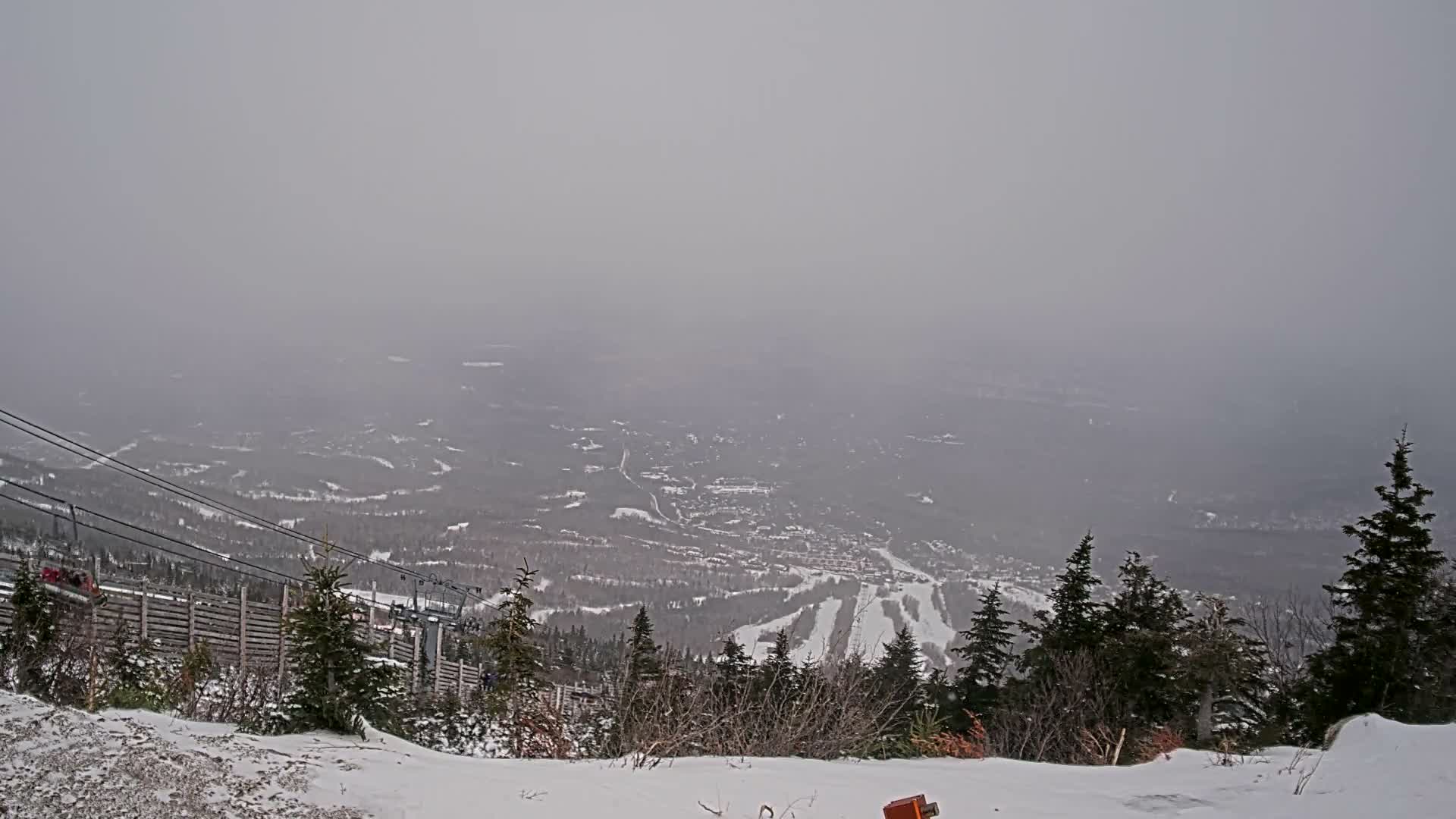 Kingfield, Sugarloaf Mountain Peak Skyline Live Cam - Kingfield, Franklin, Maine, USA