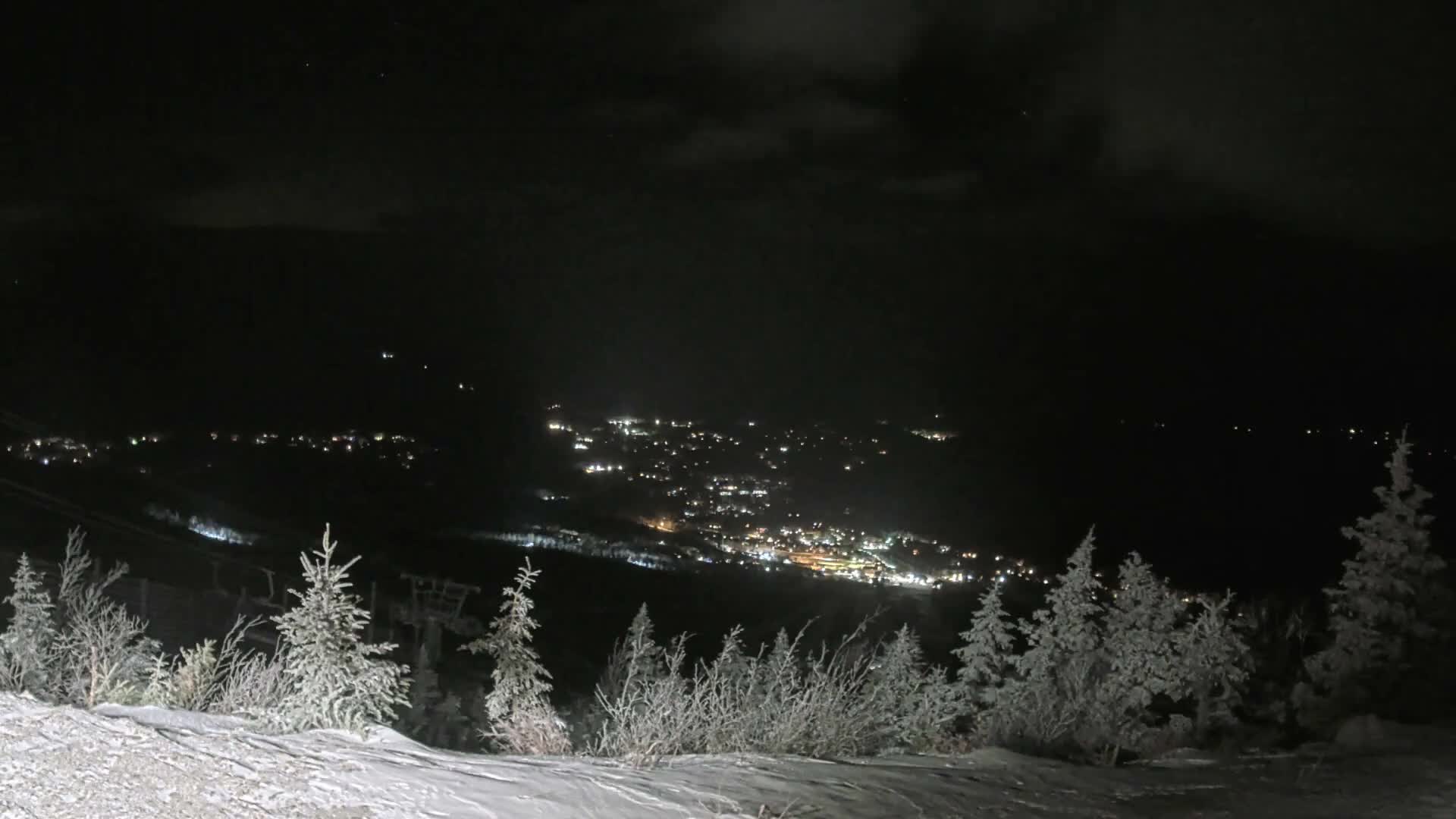 Kingfield, Sugarloaf Mountain Peak Skyline Live Cam - Kingfield, Franklin, Maine, USA