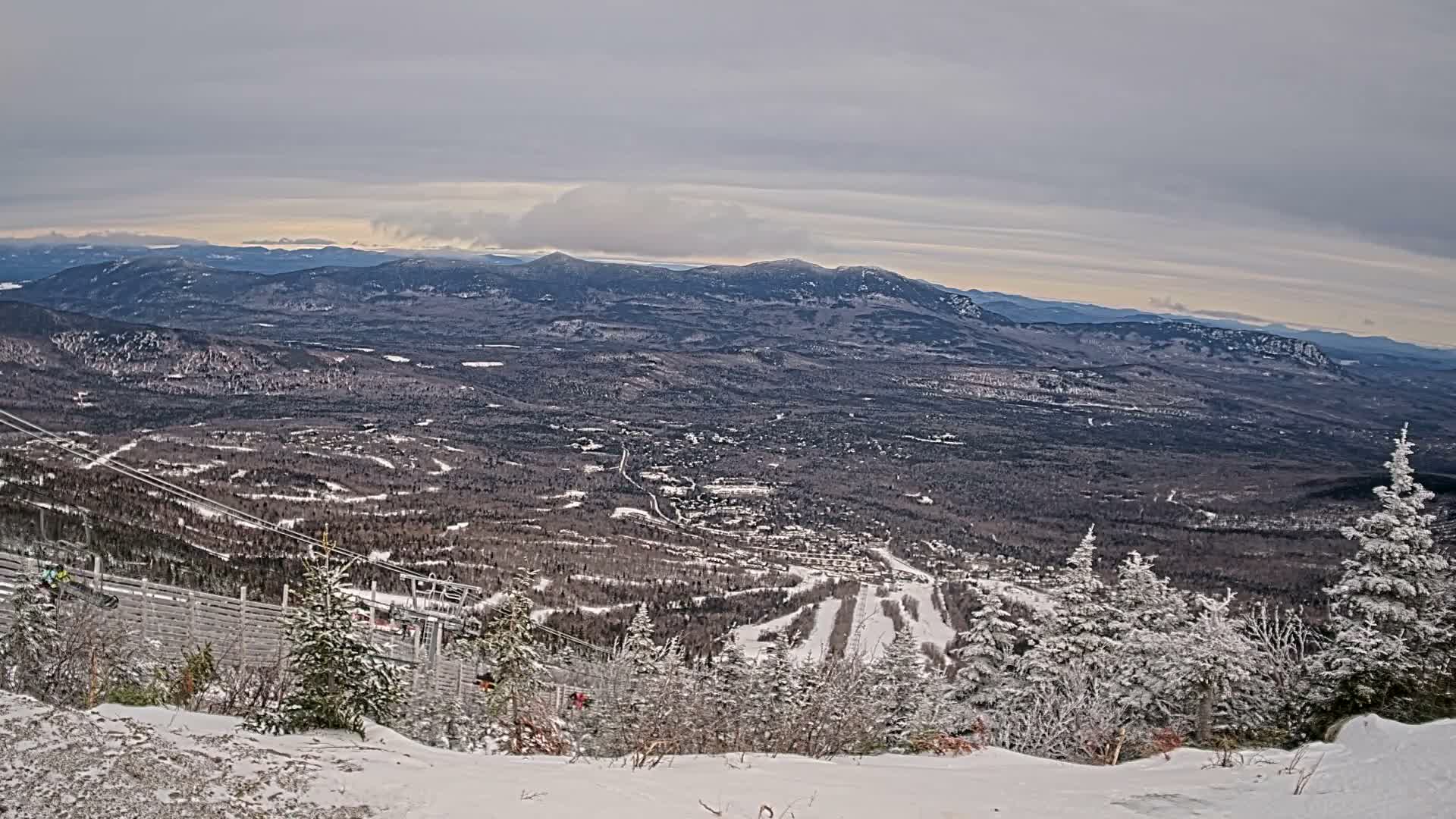 Kingfield, Sugarloaf Mountain Peak Skyline Live Cam - Kingfield, Franklin, Maine, USA