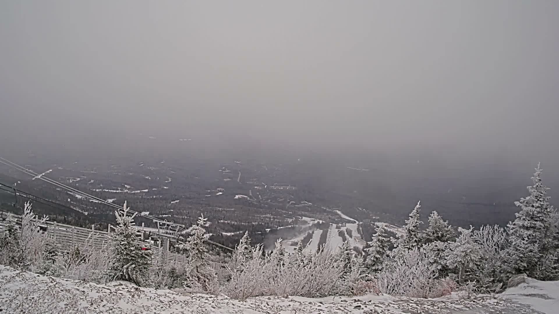 Kingfield, Sugarloaf Mountain Peak Skyline Live Cam - Kingfield, Franklin, Maine, USA