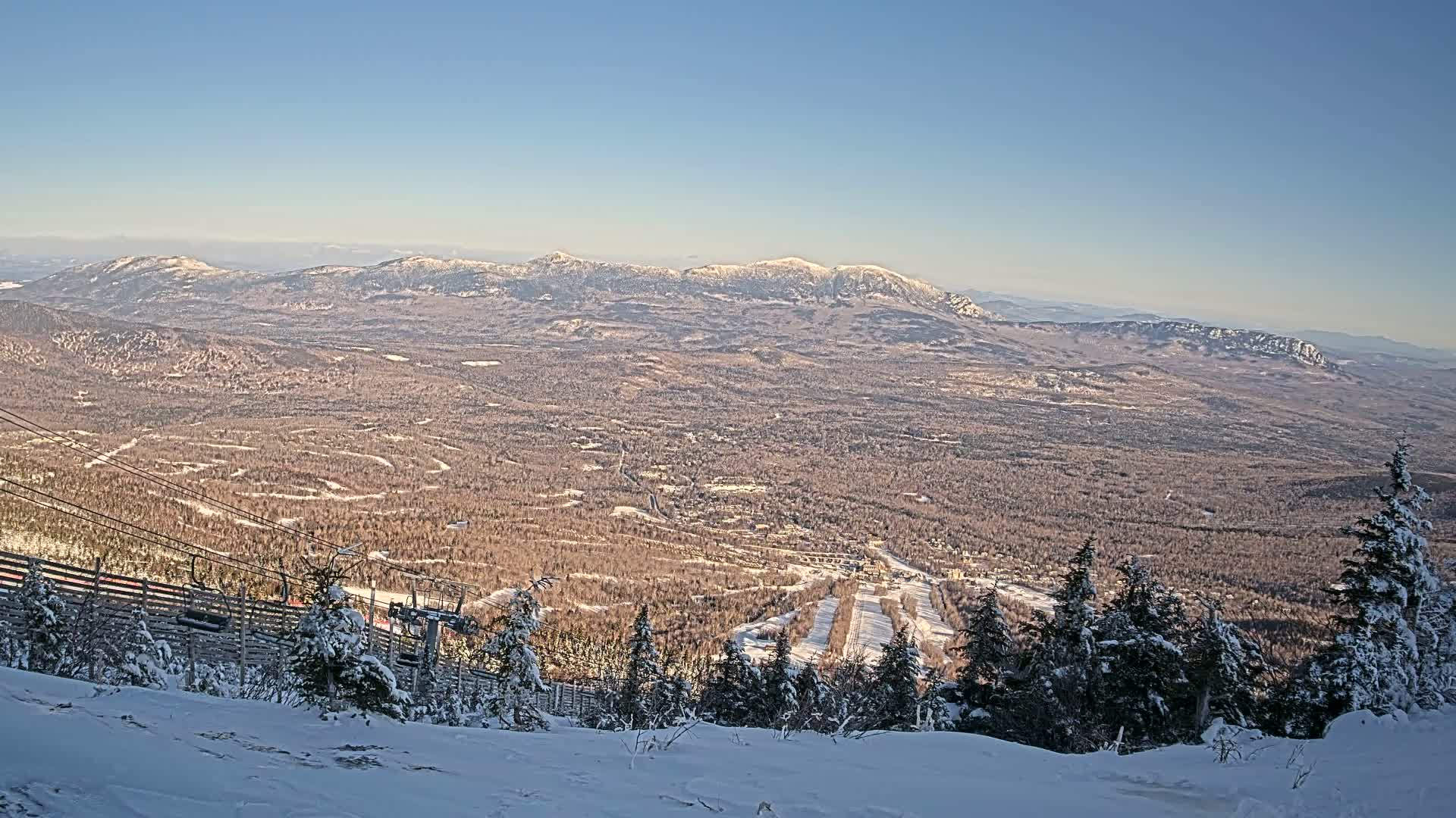 Kingfield, Sugarloaf Mountain Peak Skyline Live Cam - Kingfield, Franklin, Maine, USA