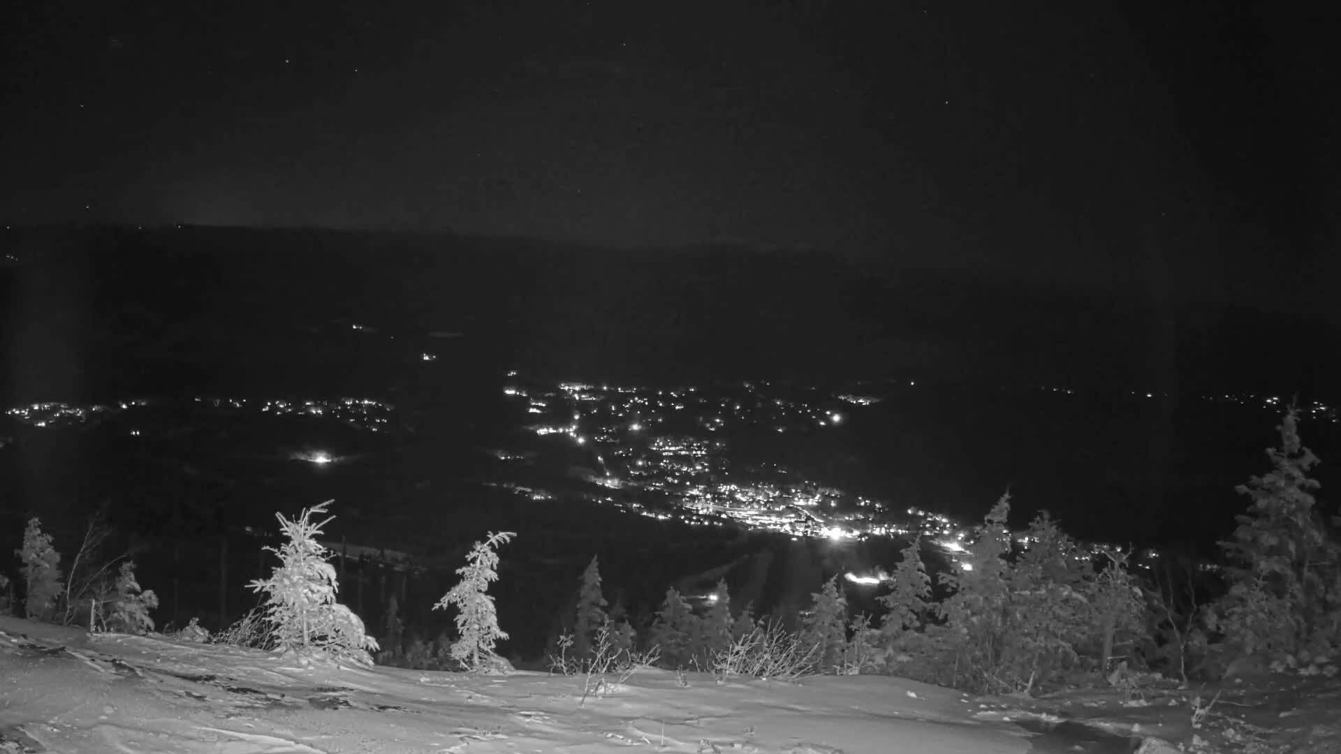 Kingfield, Sugarloaf Mountain Peak Skyline Live Cam - Kingfield, Franklin, Maine, USA