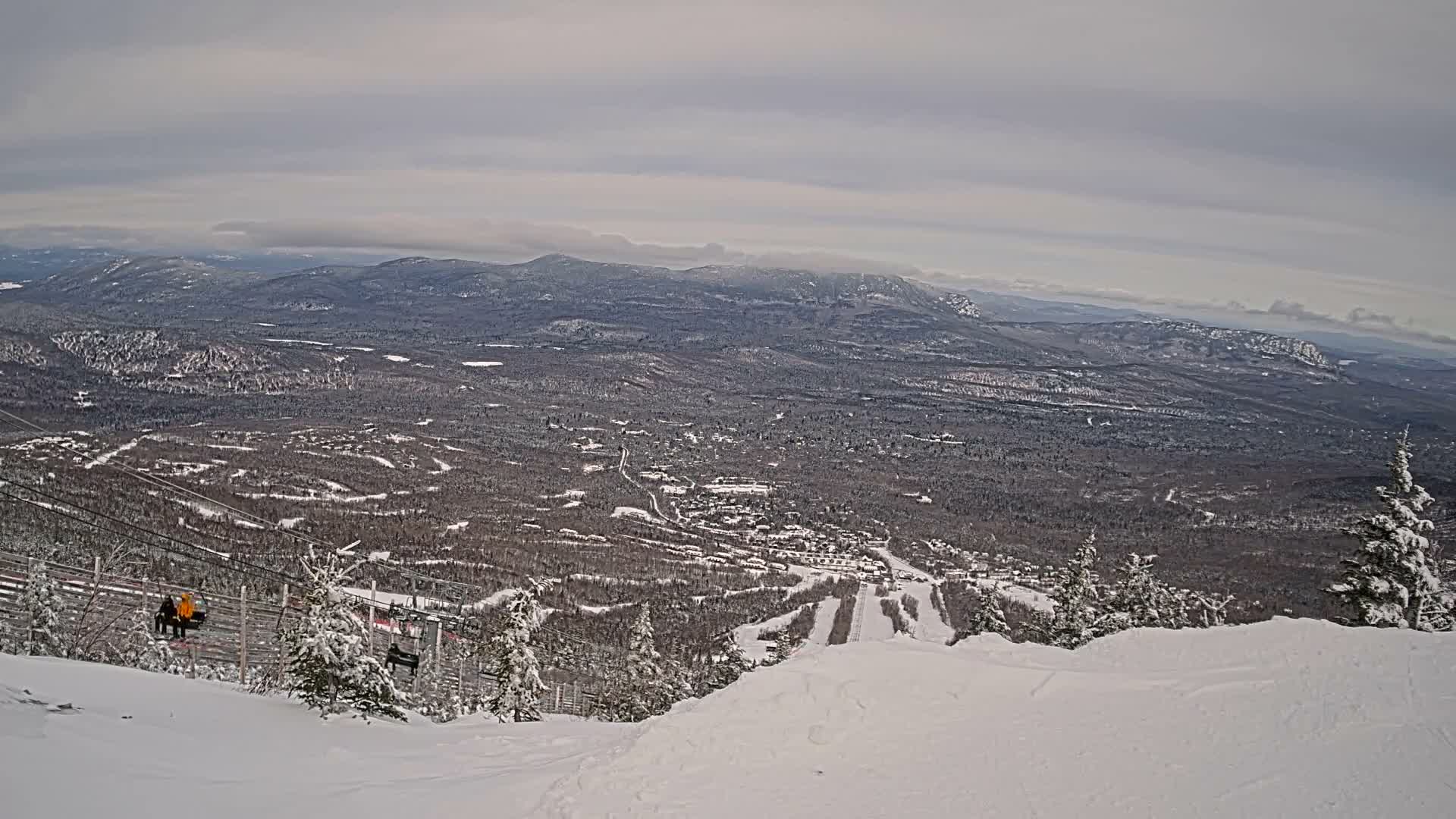 Kingfield, Sugarloaf Mountain Peak Skyline Live Cam - Kingfield, Franklin, Maine, USA