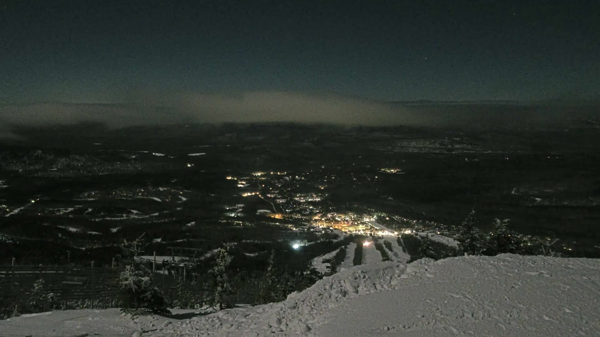 Kingfield, Sugarloaf Mountain Peak Skyline Live Cam - Kingfield, Franklin, Maine, USA