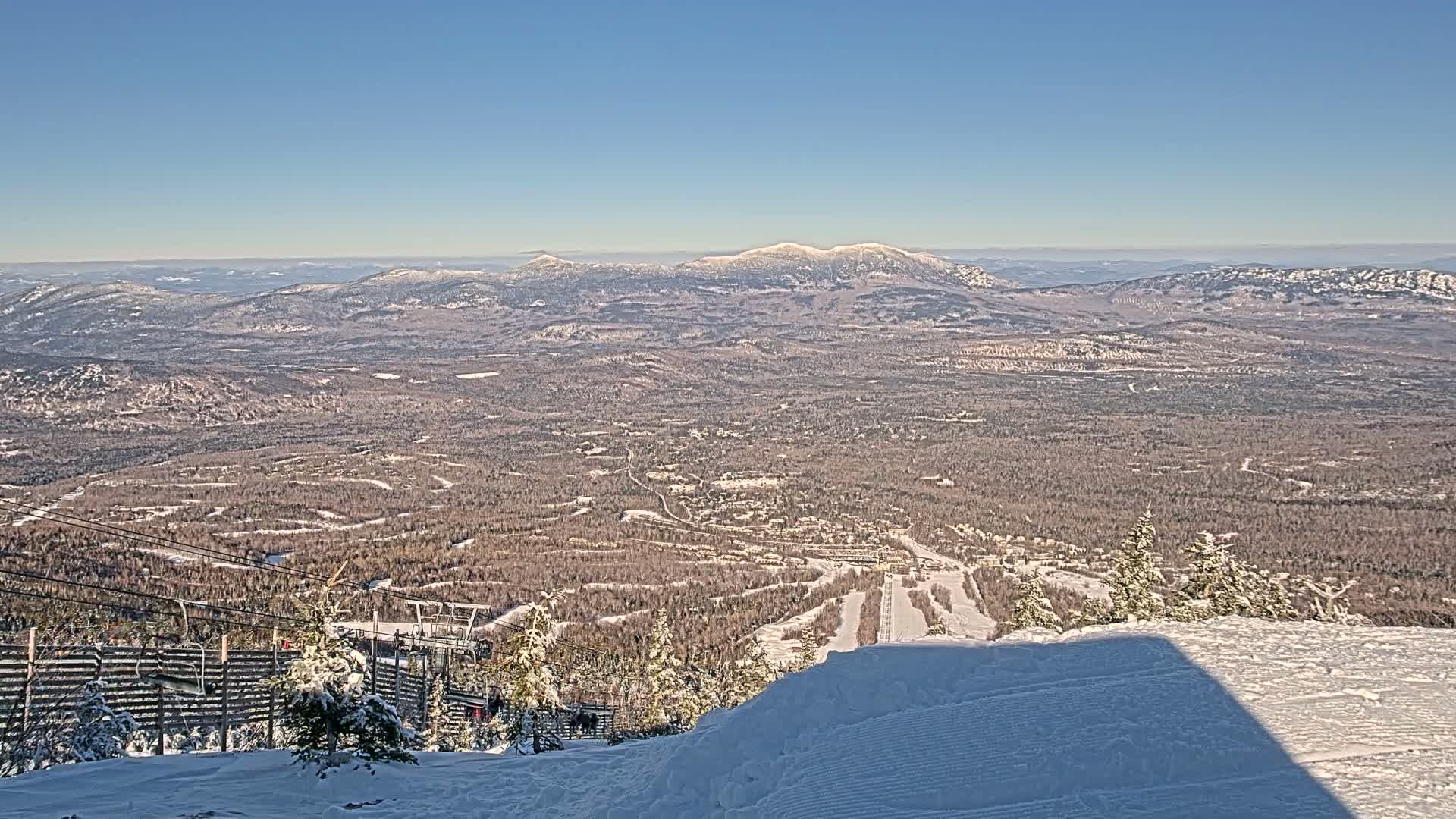 Kingfield, Sugarloaf Mountain Peak Skyline Live Cam - Kingfield, Franklin, Maine, USA