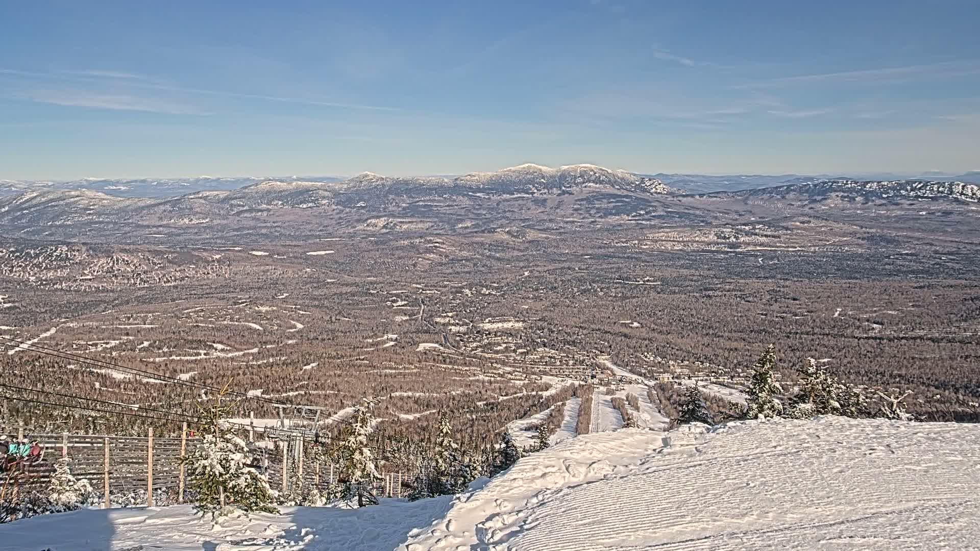 Kingfield, Sugarloaf Mountain Peak Skyline Live Cam - Kingfield, Franklin, Maine, USA